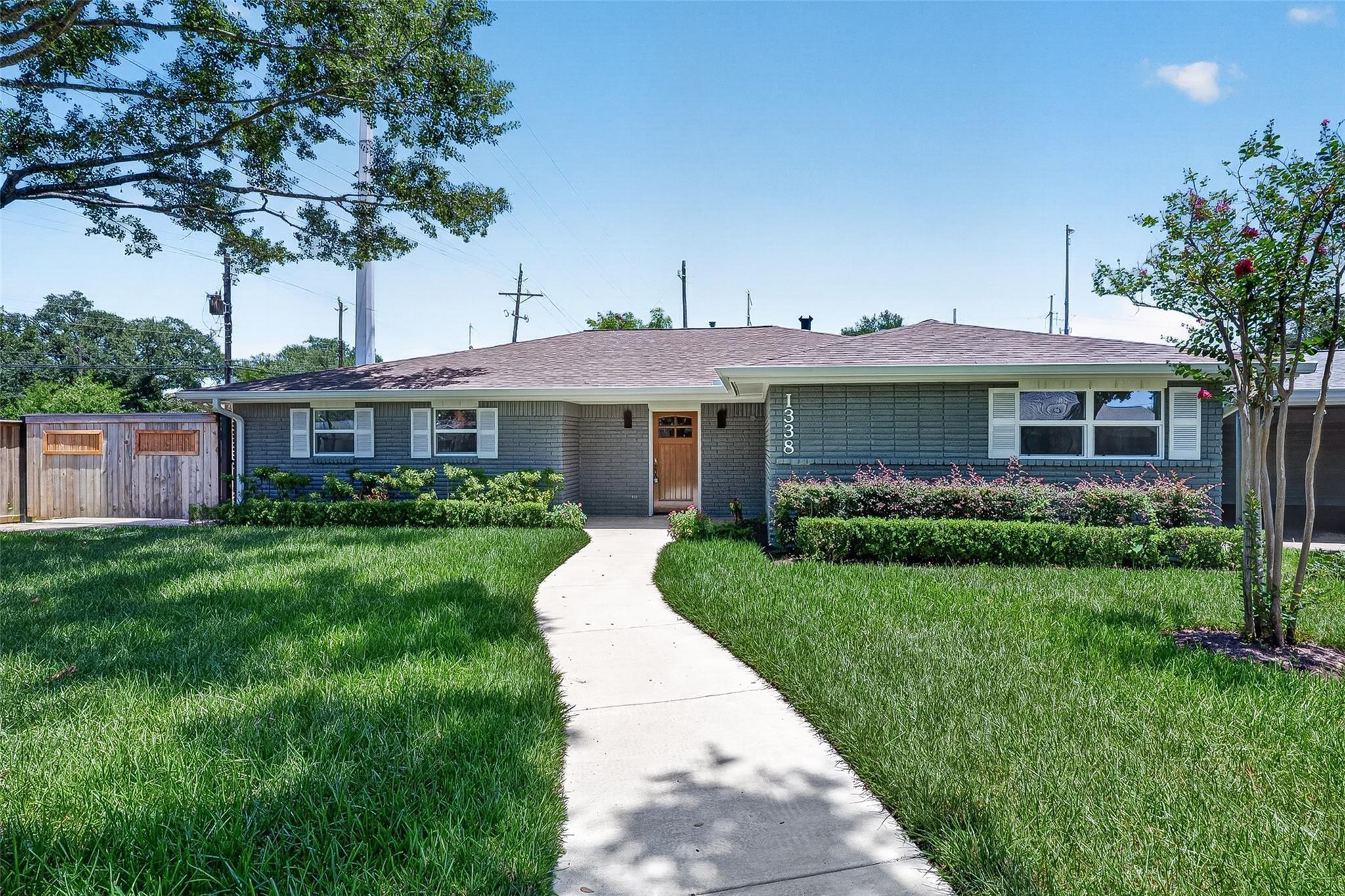 1338 Seaspray Court, Houston Tx 77008 Property Photo 2