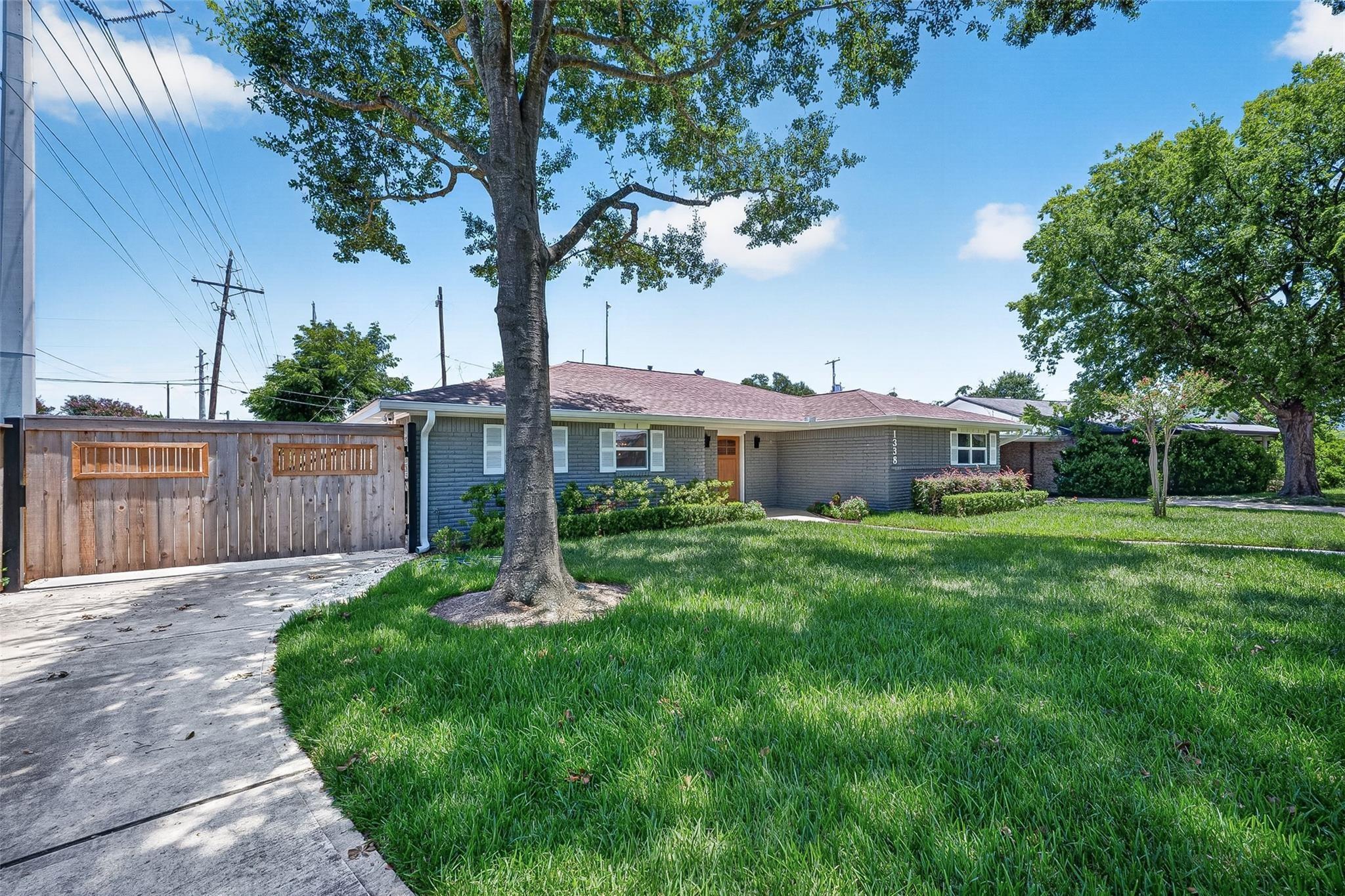 1338 Seaspray Court, Houston Tx 77008 Property Photo 3