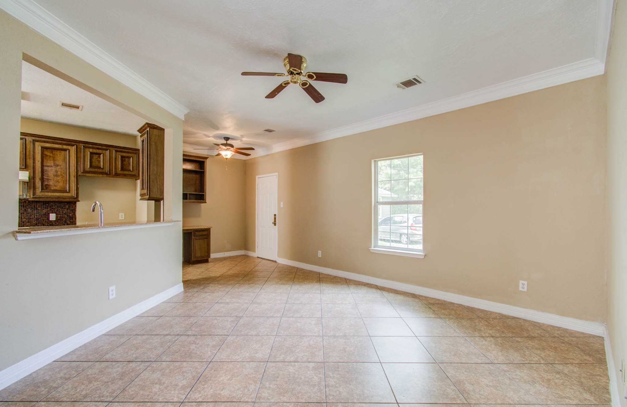 5012 Higgins Street Property Photo 6