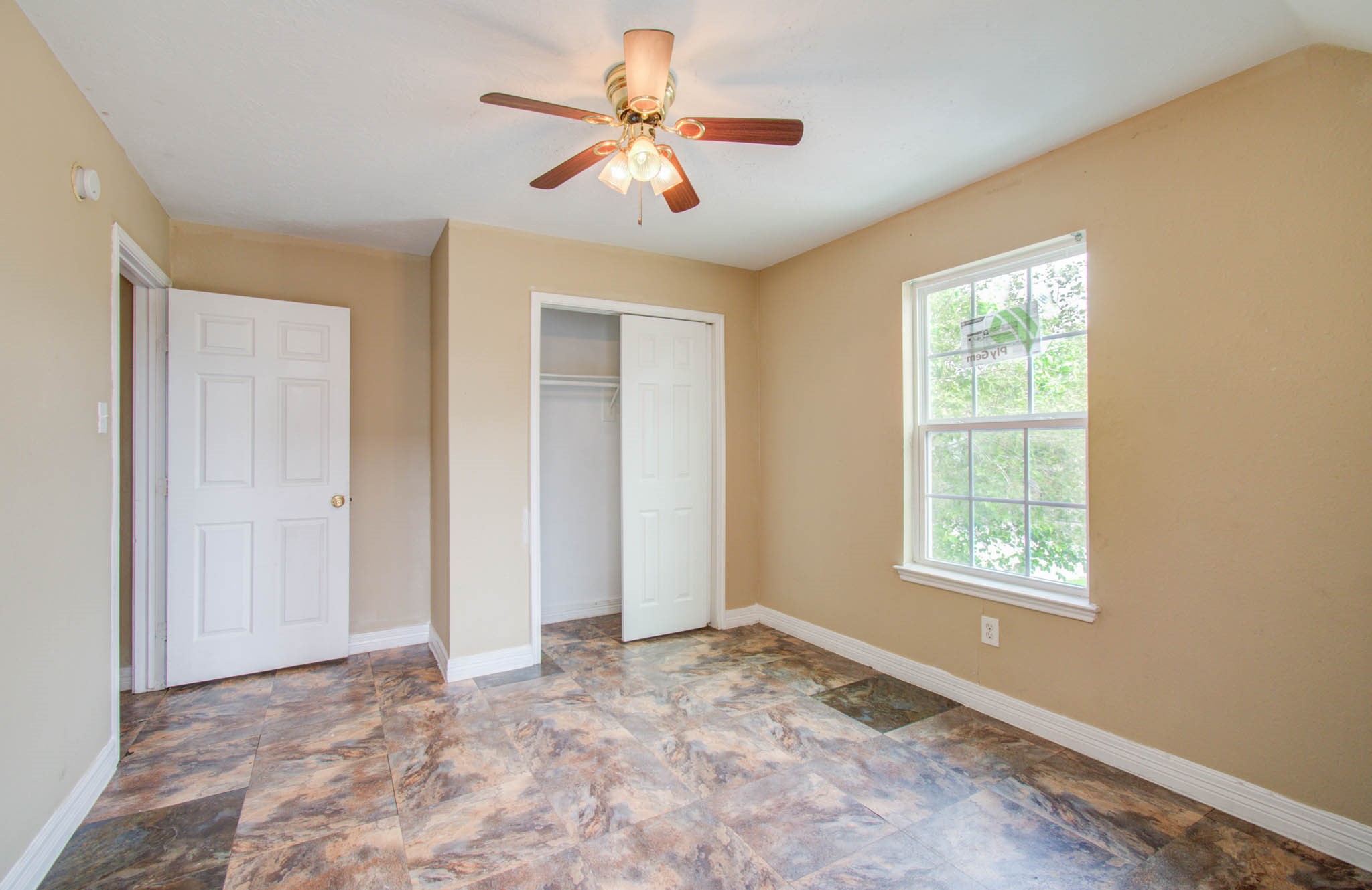 5012 Higgins Street Property Photo 24