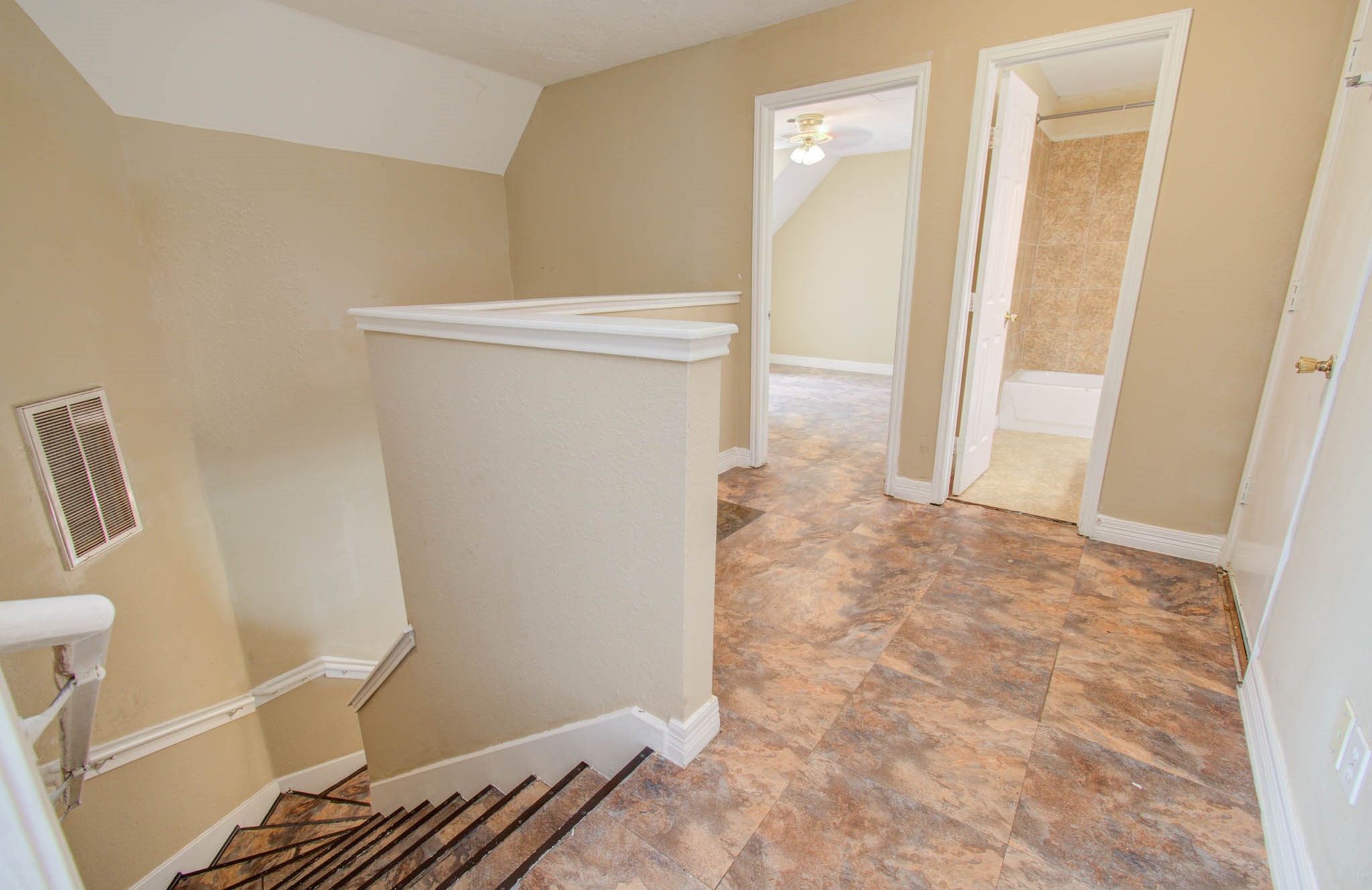 5012 Higgins Street Property Photo 28
