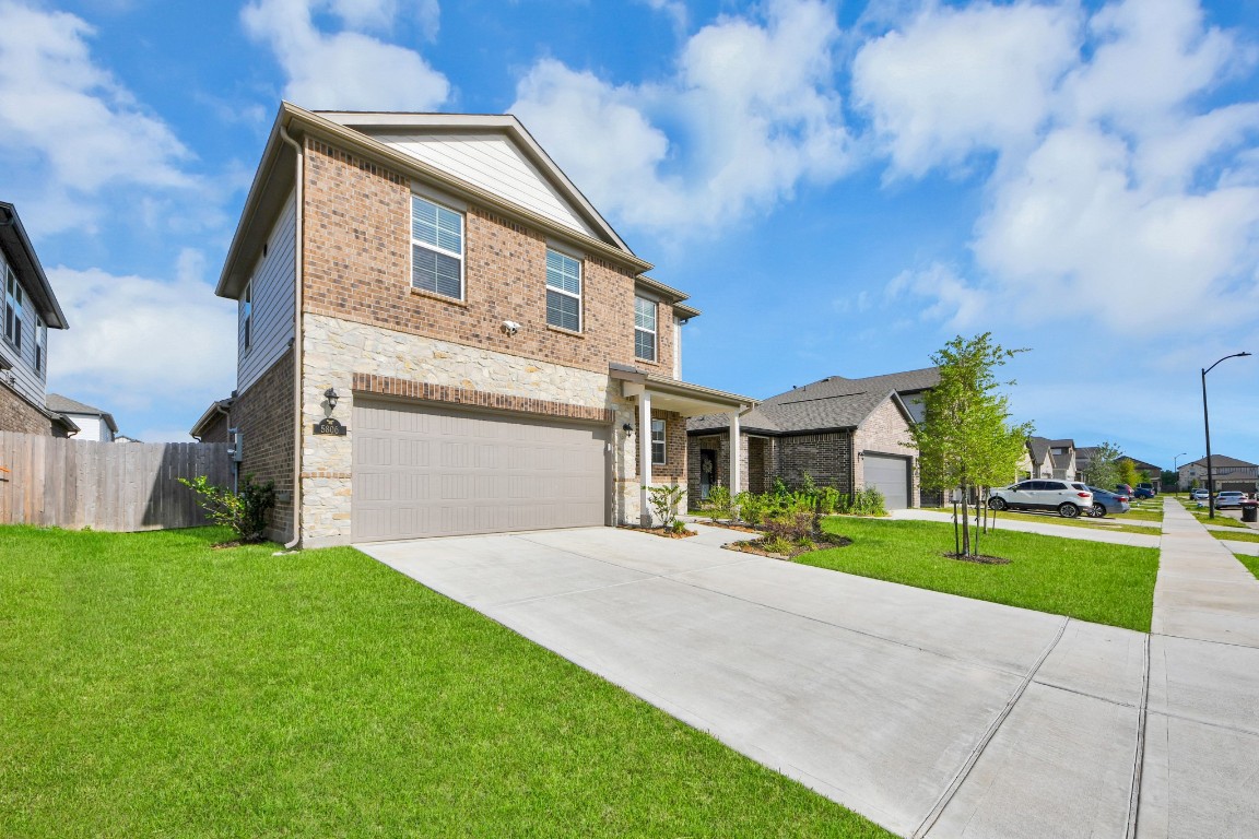 5806 Quest Valley Drive Property Photo 3