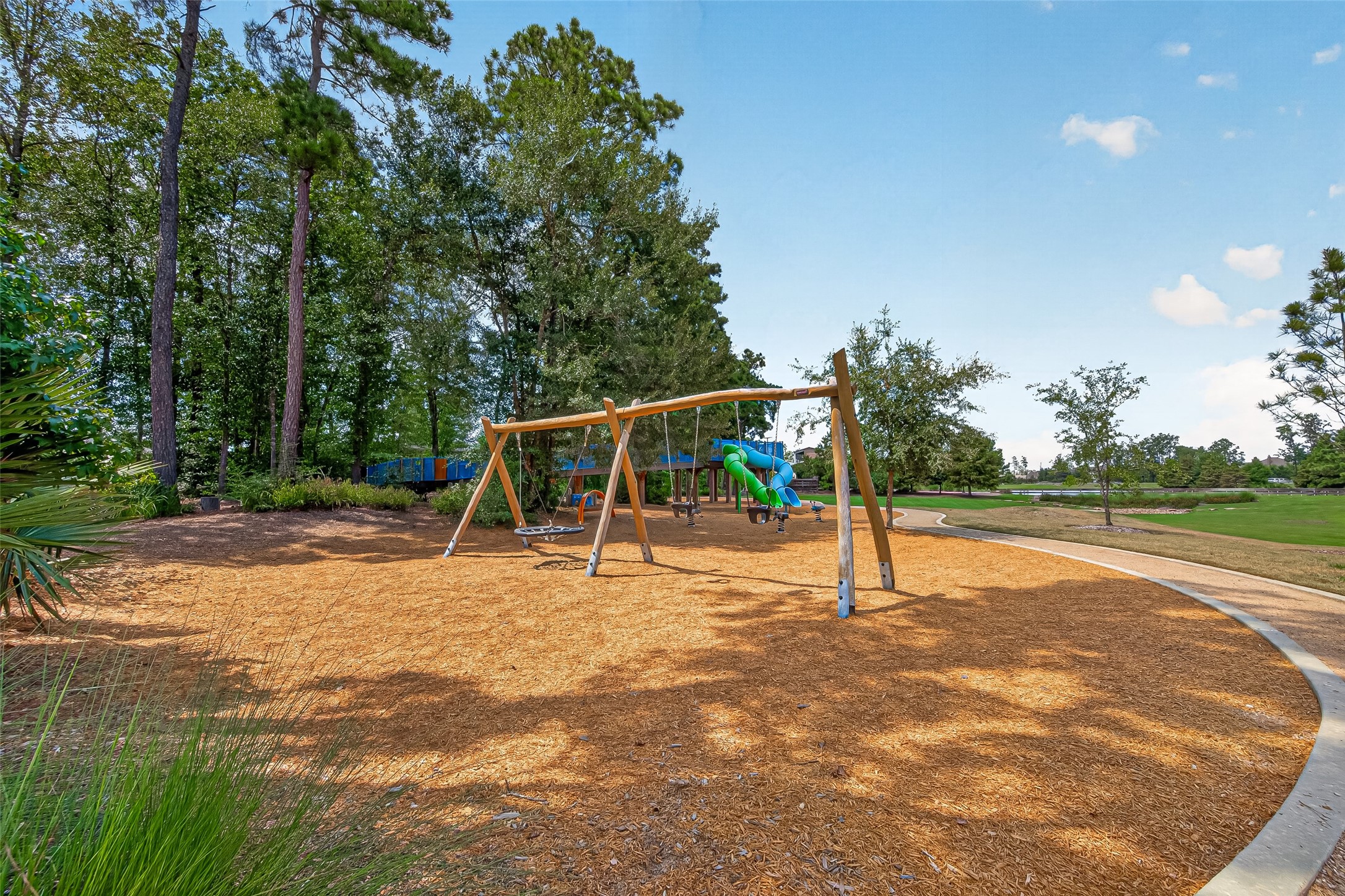 17114 Crimson Crest Drive Property Photo 33