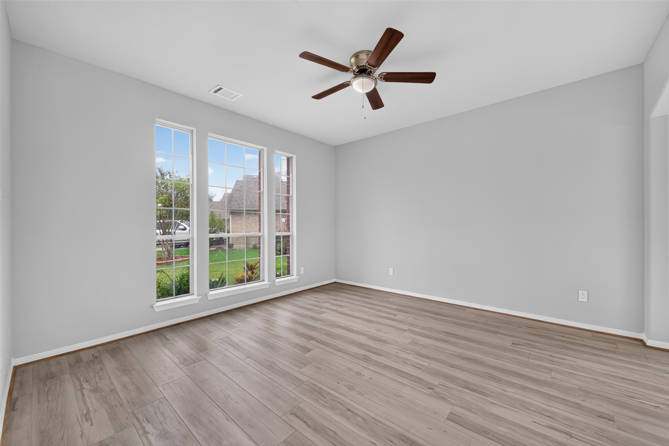 12039 Sweet Hall Lane Property Photo 6