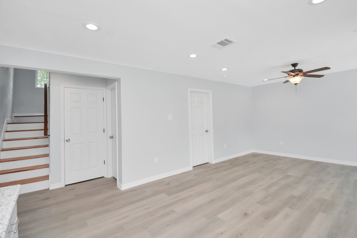 8595 Parkway Dr B Property Photo 11