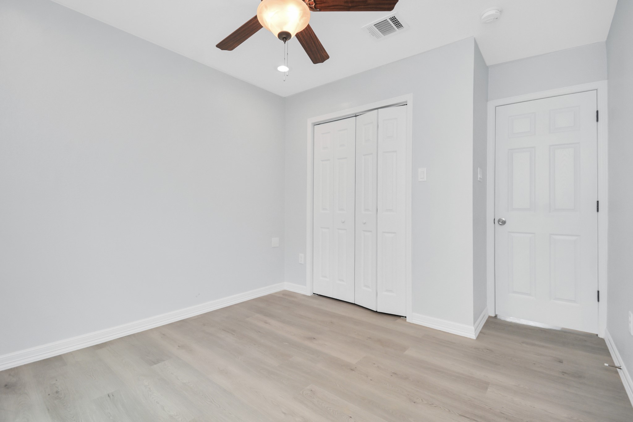 8595 Parkway Dr B Property Photo 14