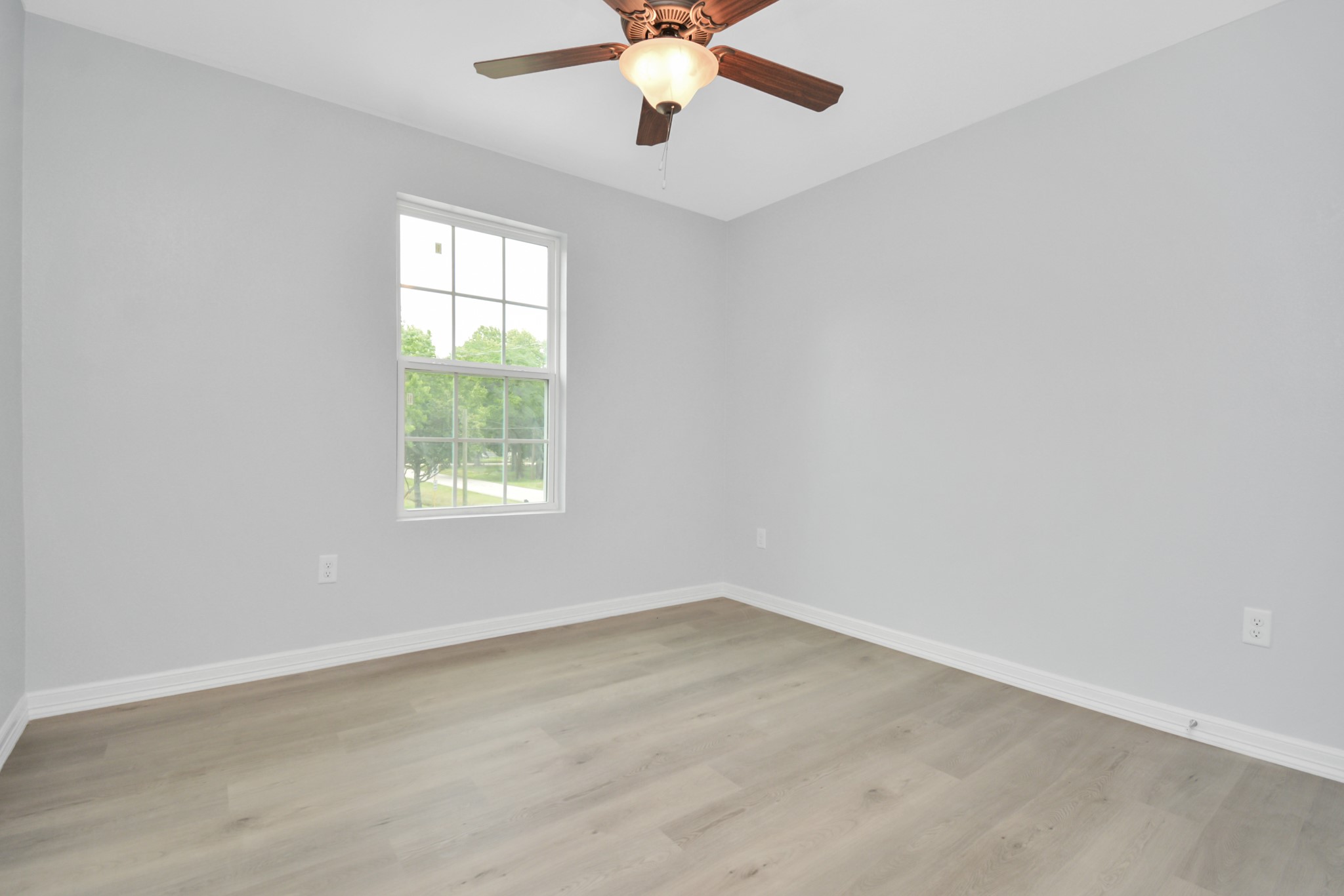 8595 Parkway Dr B Property Photo 17