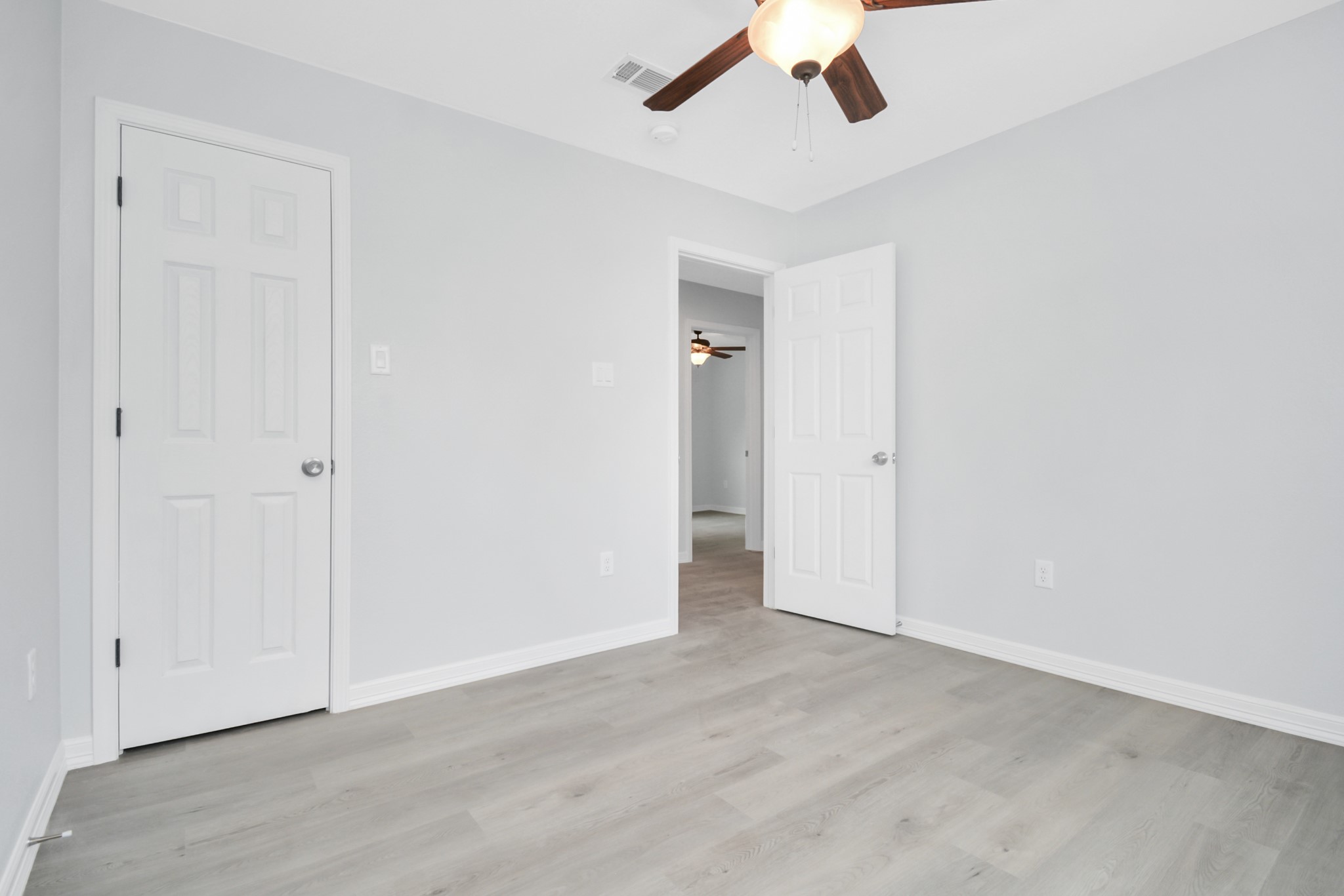 8595 Parkway Dr B Property Photo 18