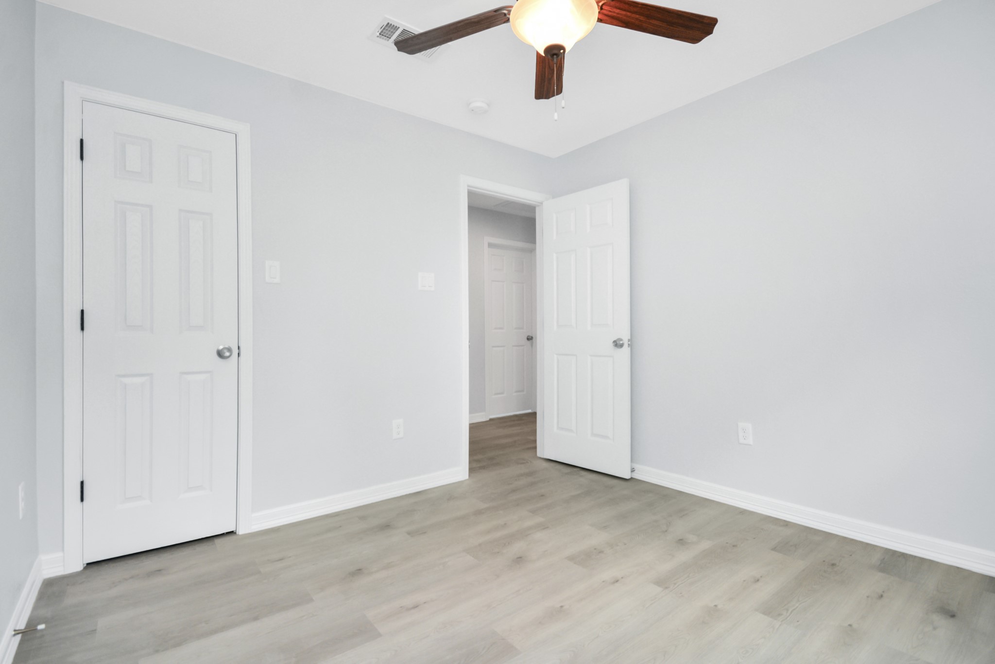 8595 Parkway Dr B Property Photo 21