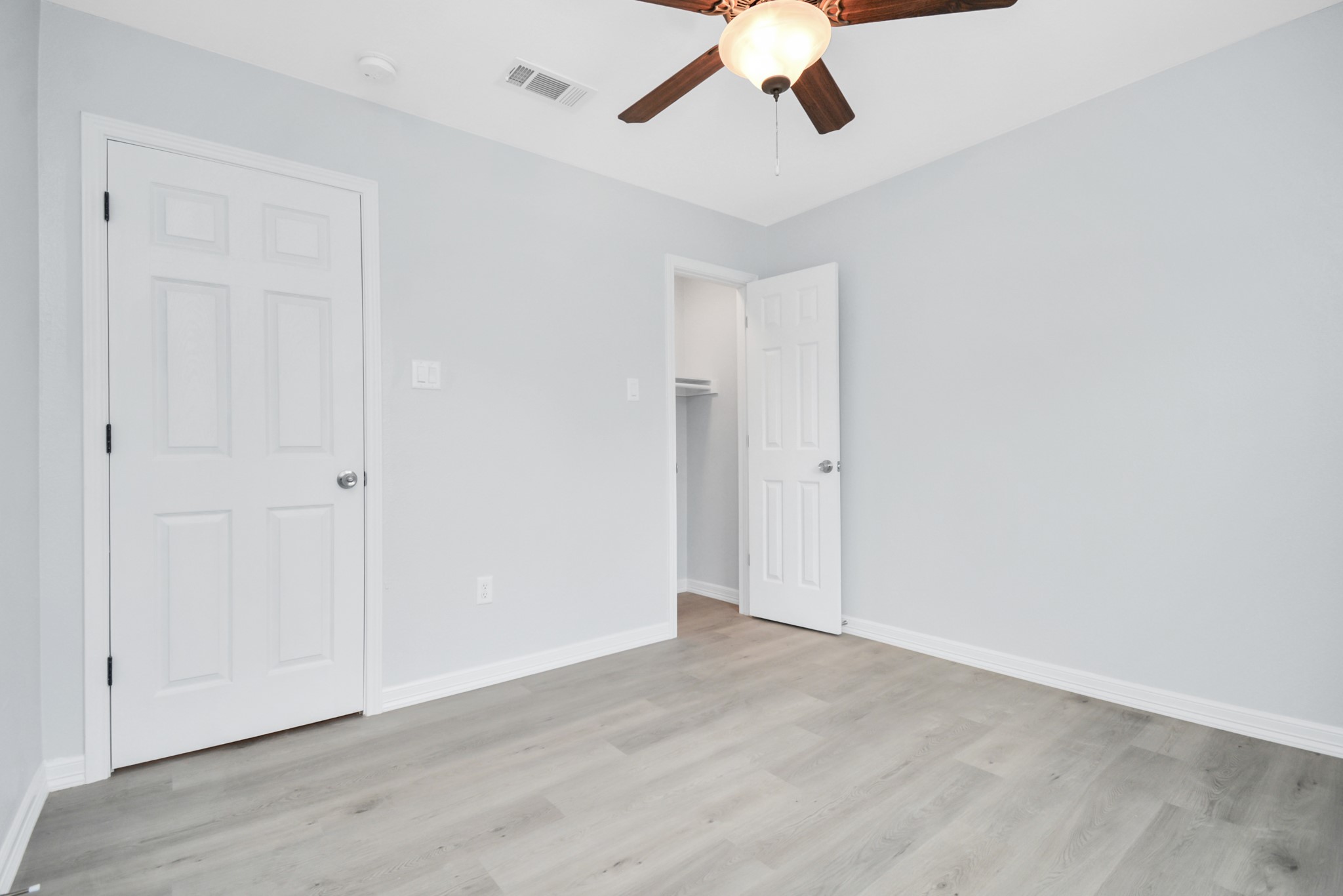 8595 Parkway Dr B Property Photo 23