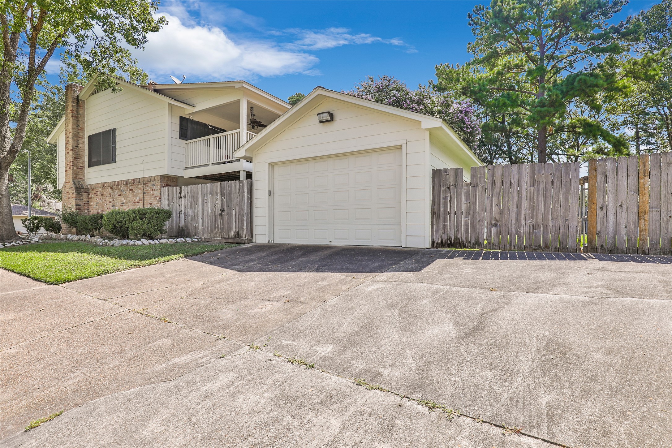 5822 Flax Bourton Street Property Photo 3