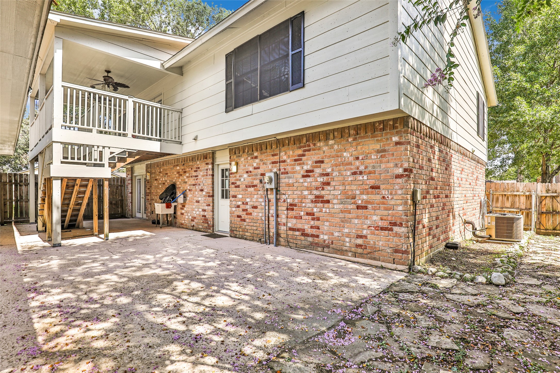 5822 Flax Bourton Street Property Photo 4