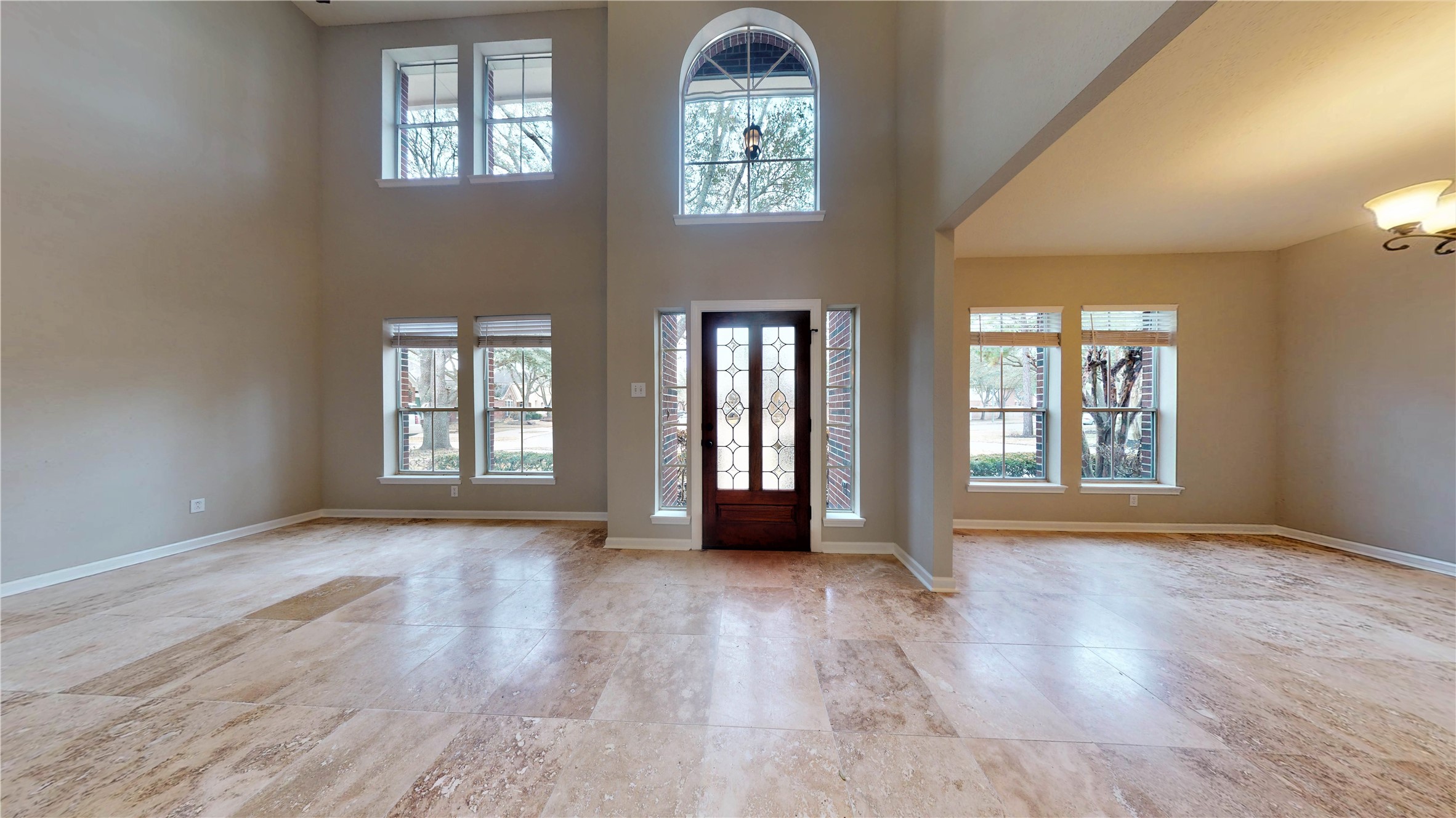 20802 Newbury Park Drive Property Photo 4