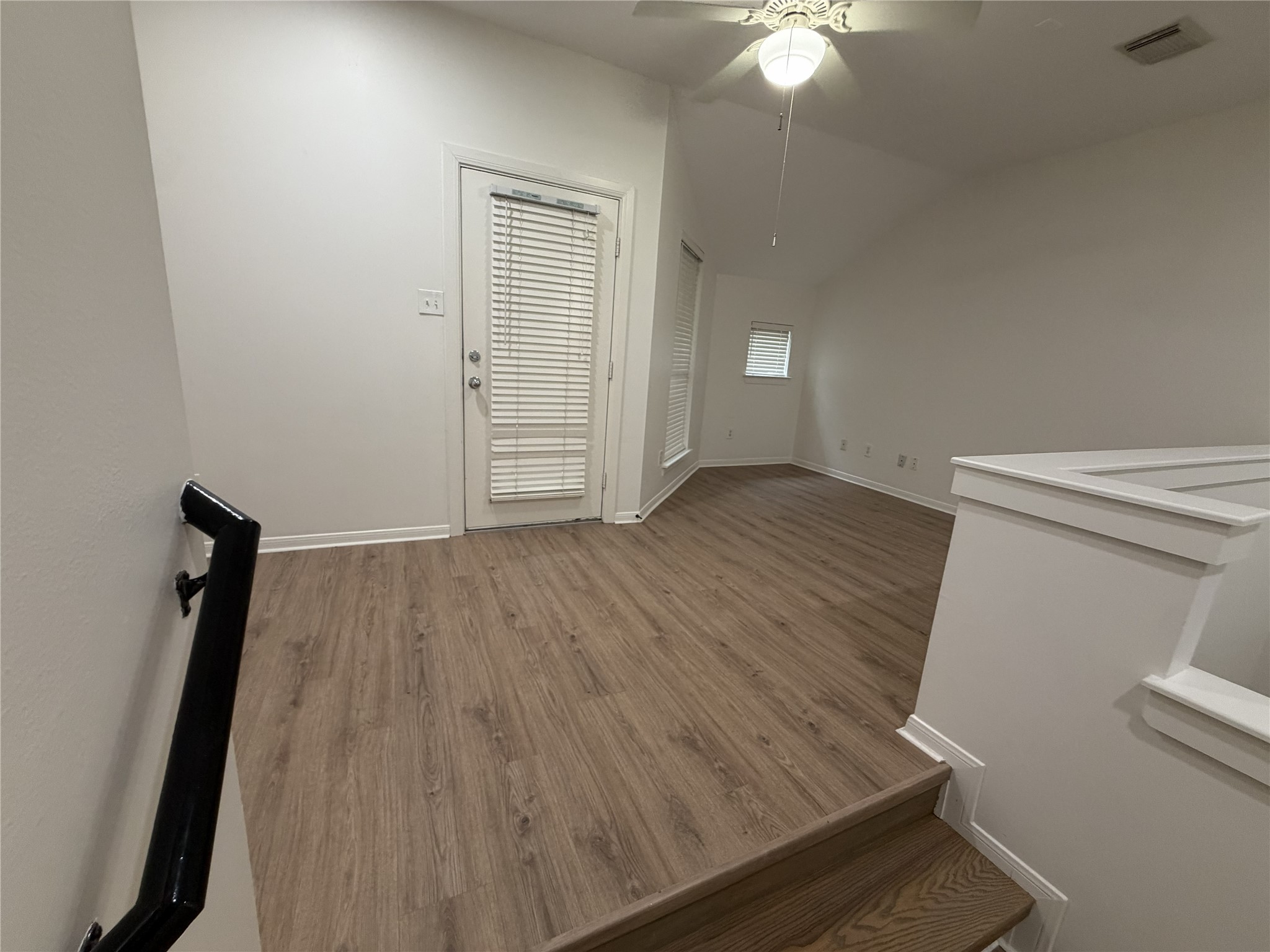 1273 W 17th Street Property Photo 9