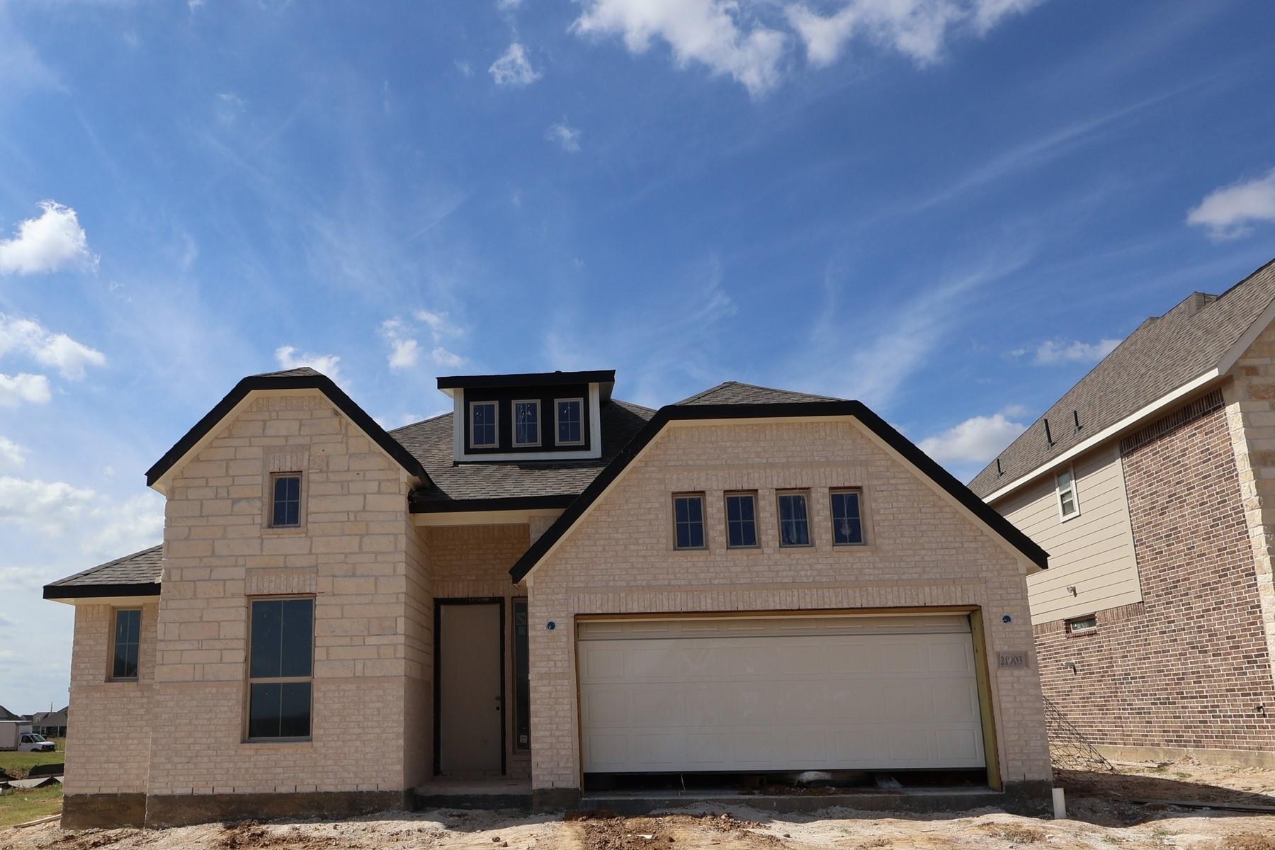 21903 Iris Colony Drive Property Photo 3