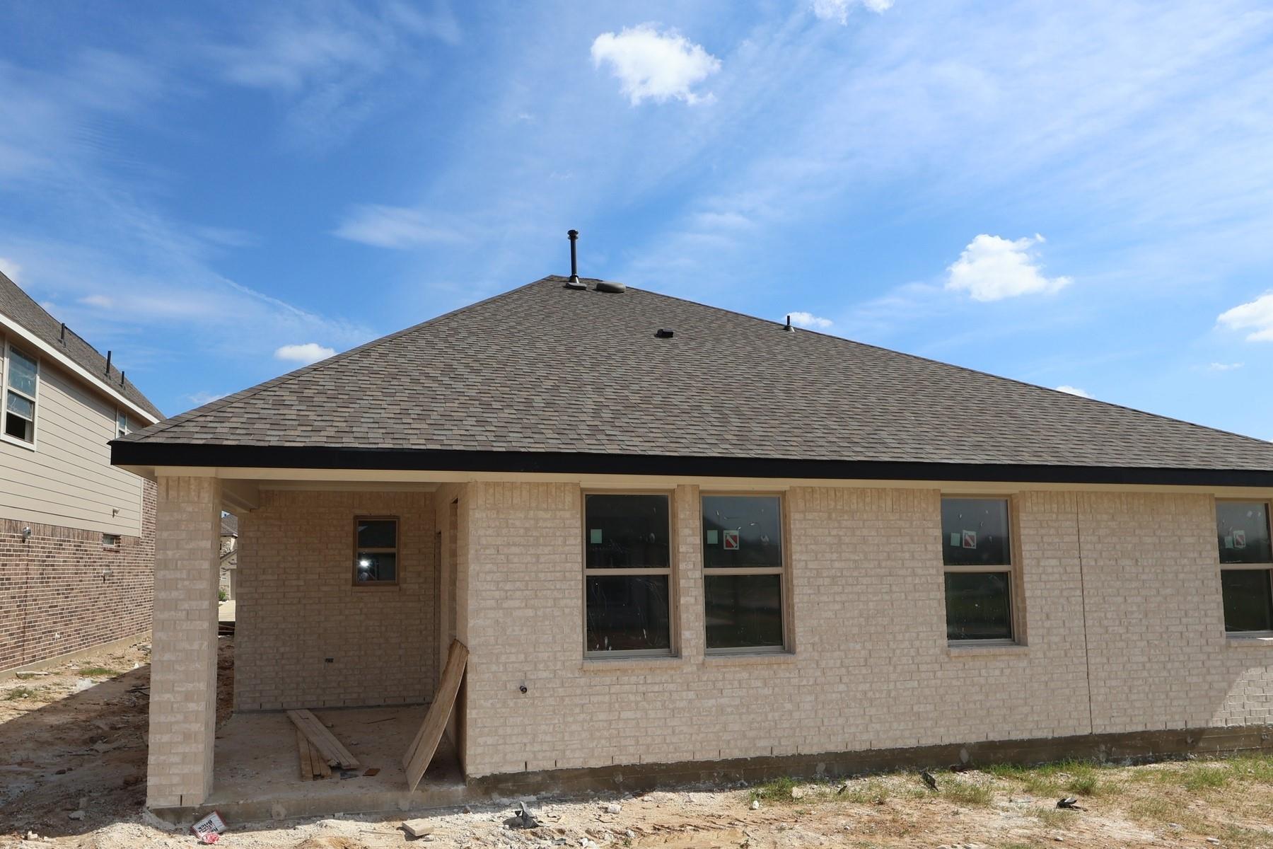 21903 Iris Colony Drive Property Photo 4