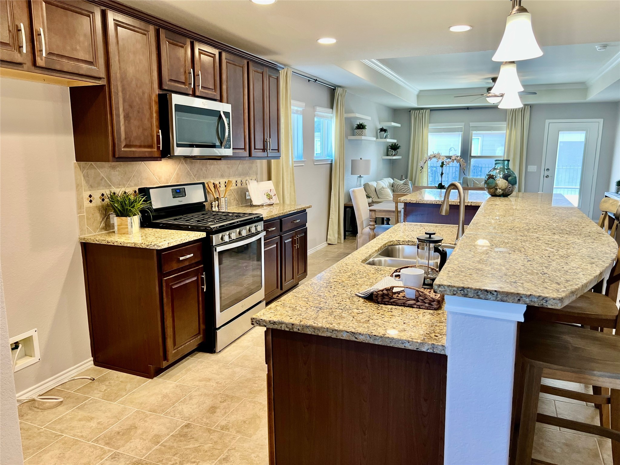 619 Saffron Plum Lane Property Photo 10
