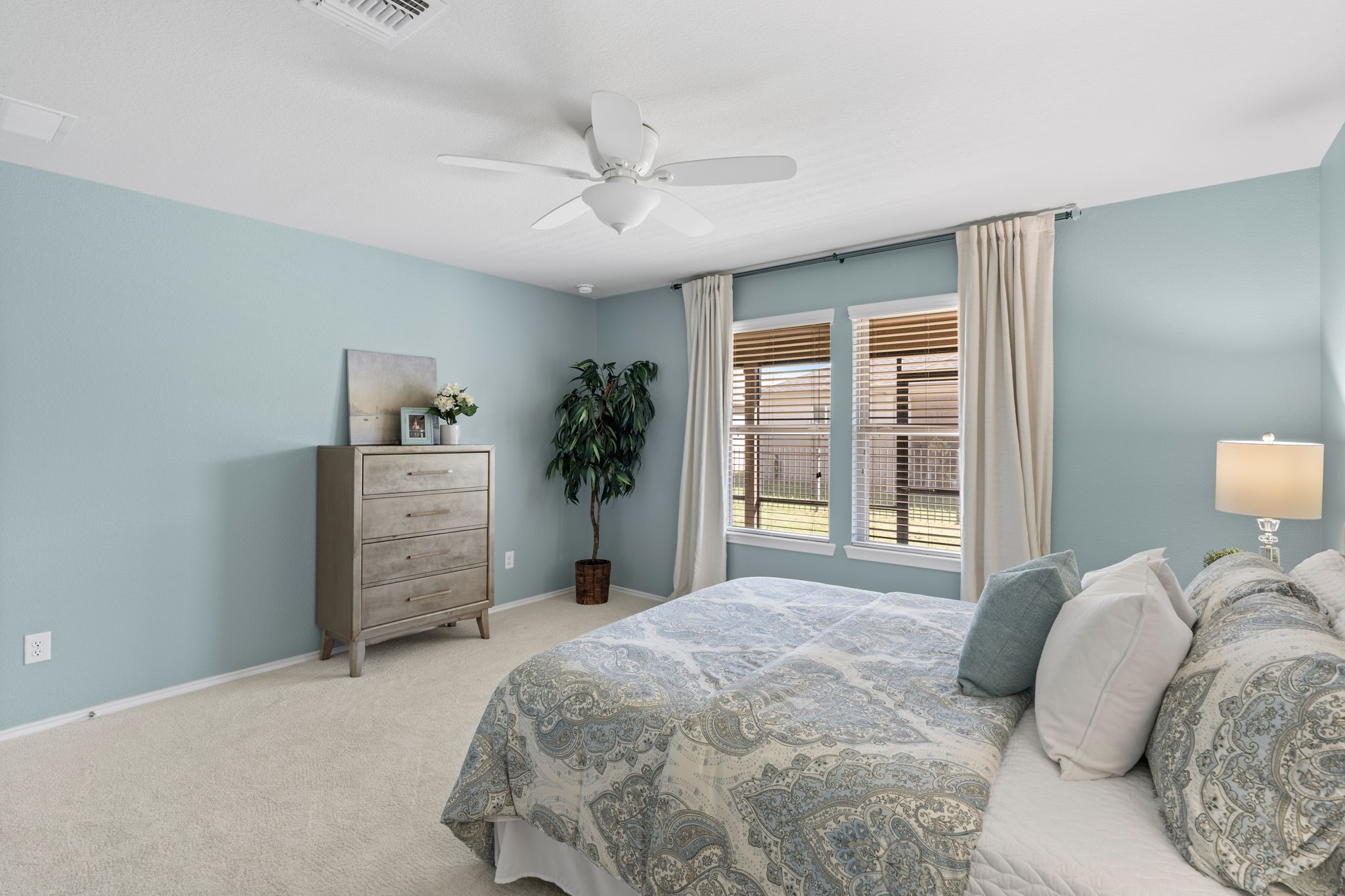 619 Saffron Plum Lane Property Photo 16