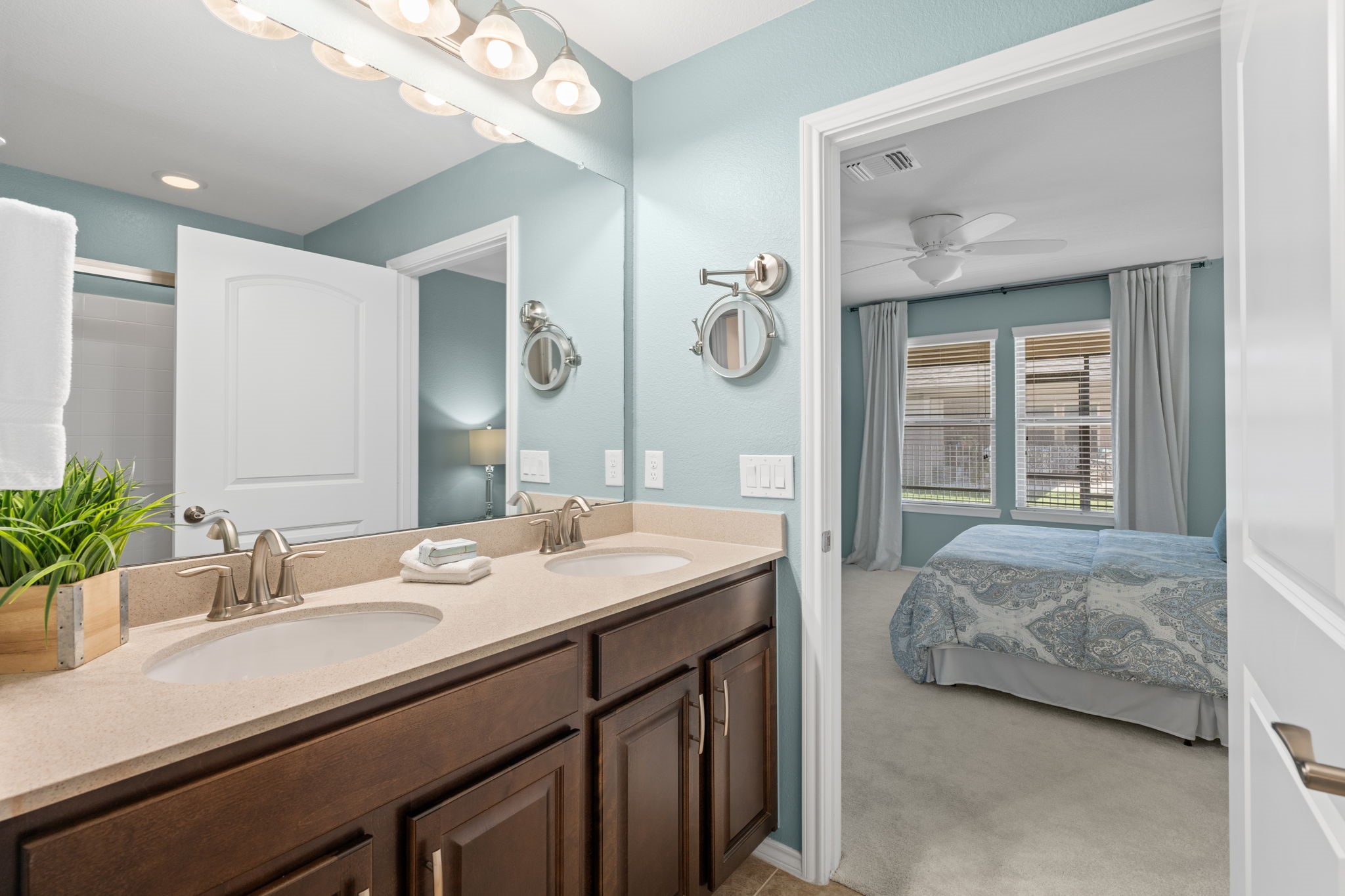 619 Saffron Plum Lane Property Photo 18