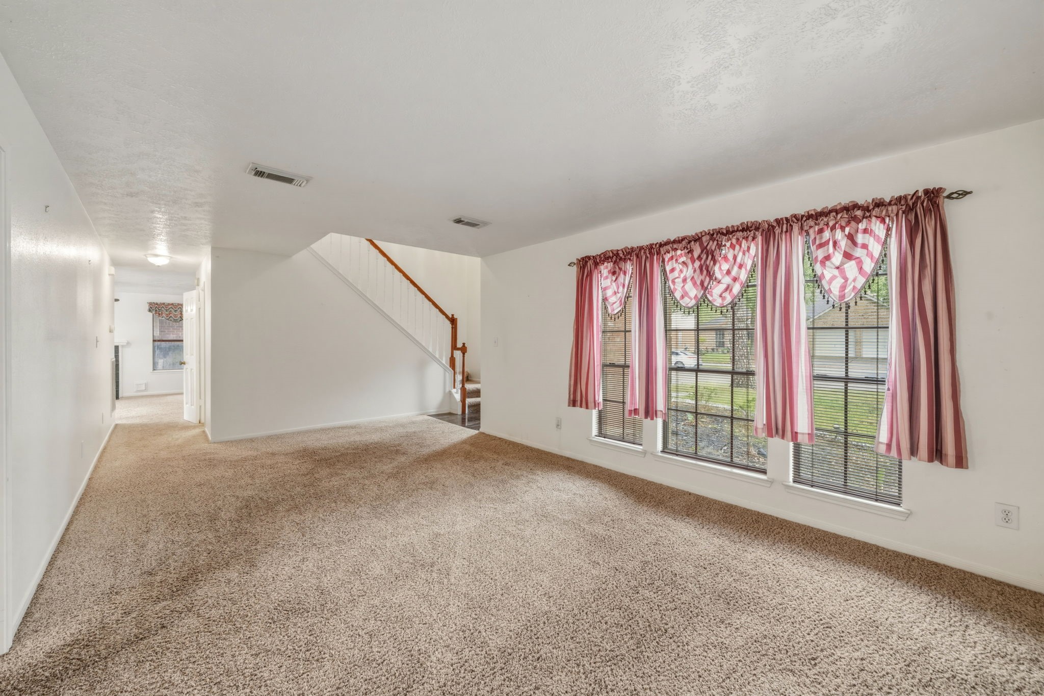 5619 Roserock Lane Property Photo 8