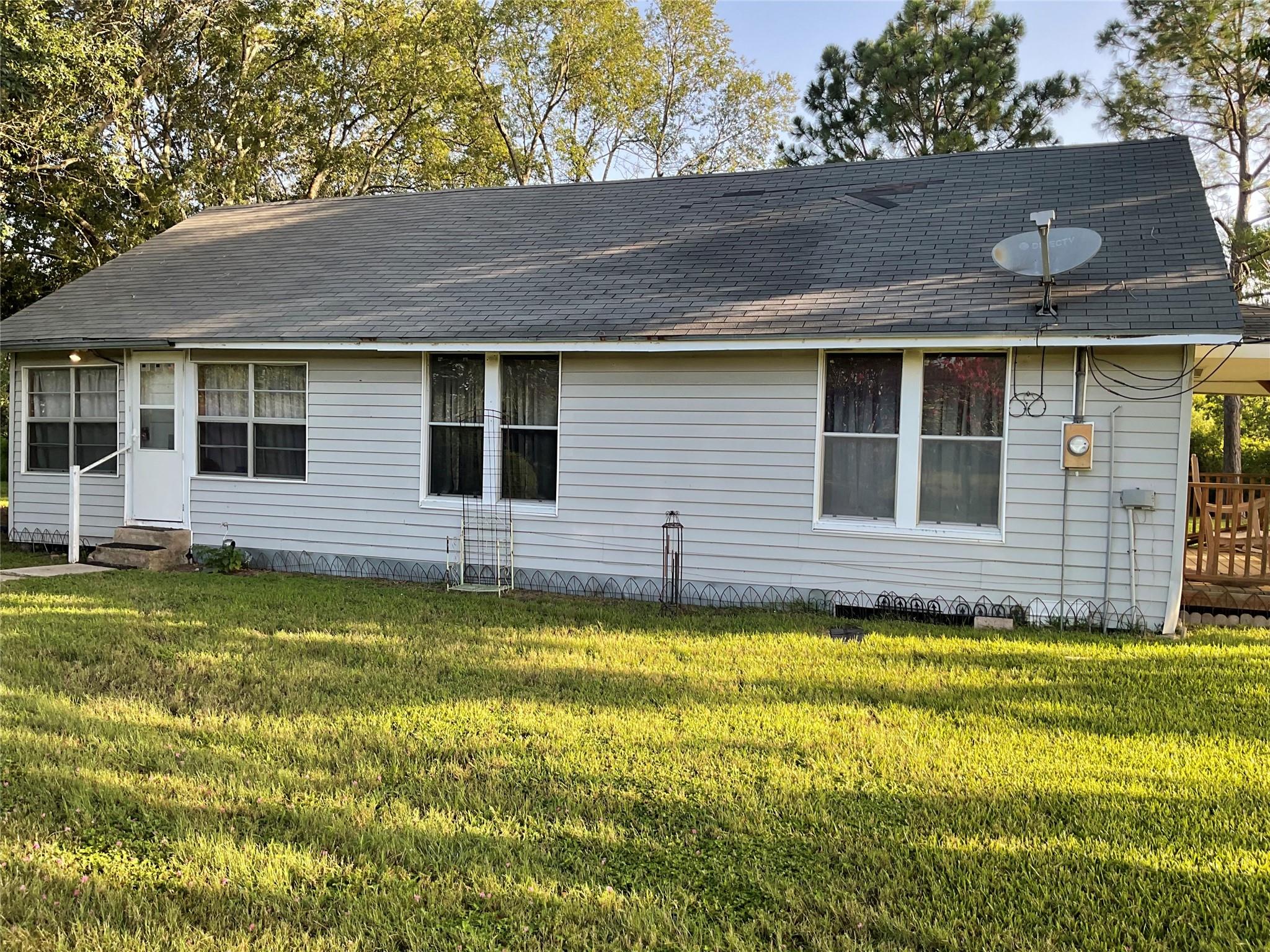 130 Kazmir Street Property Photo 4