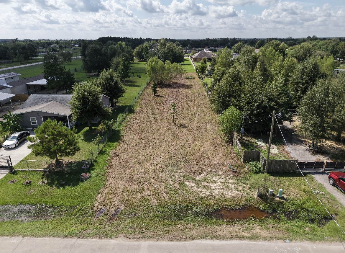 1018 County Road 3556 Property Photo 1