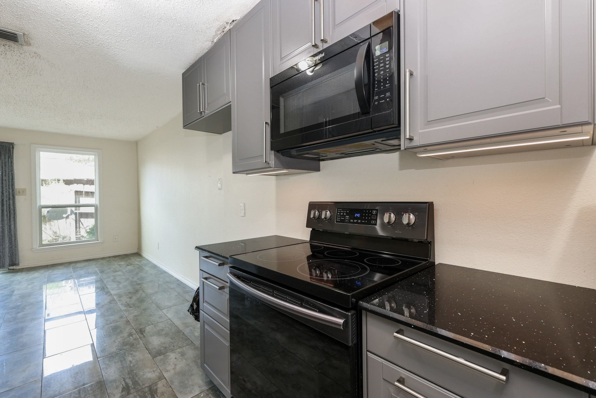 2119 Hazlitt Drive Property Photo 7