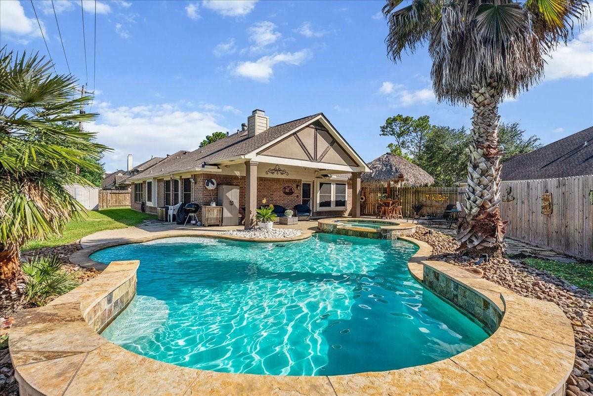 1207 Shadowbend Street, Pearland Tx 77581 Property Photo 2