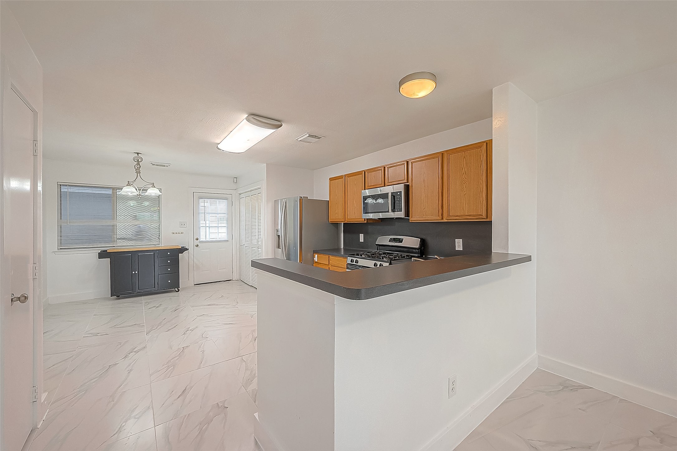 20939 Young Meadows Way Property Photo 6