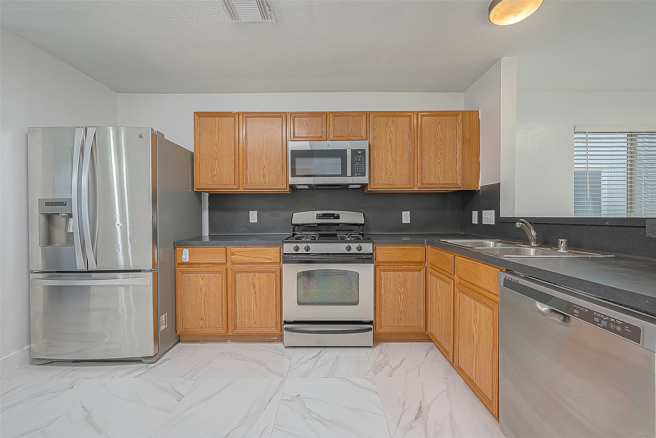 20939 Young Meadows Way Property Photo 7