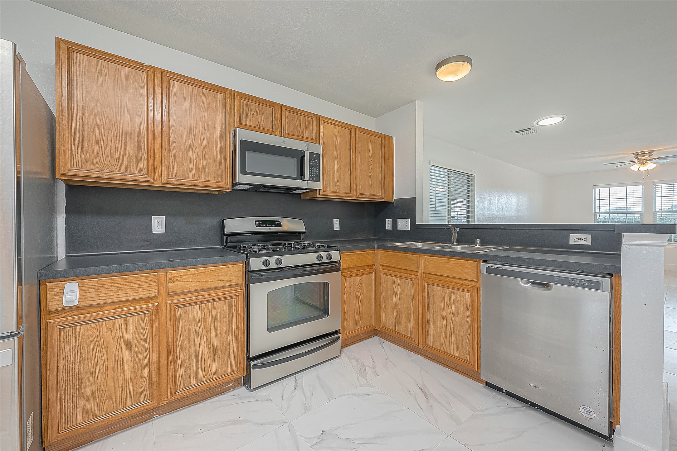 20939 Young Meadows Way Property Photo 8