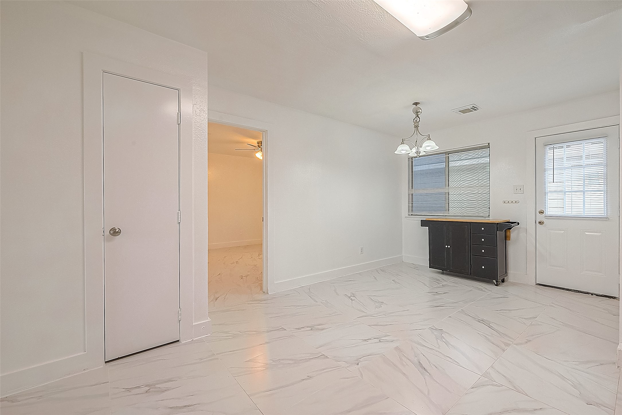 20939 Young Meadows Way Property Photo 9
