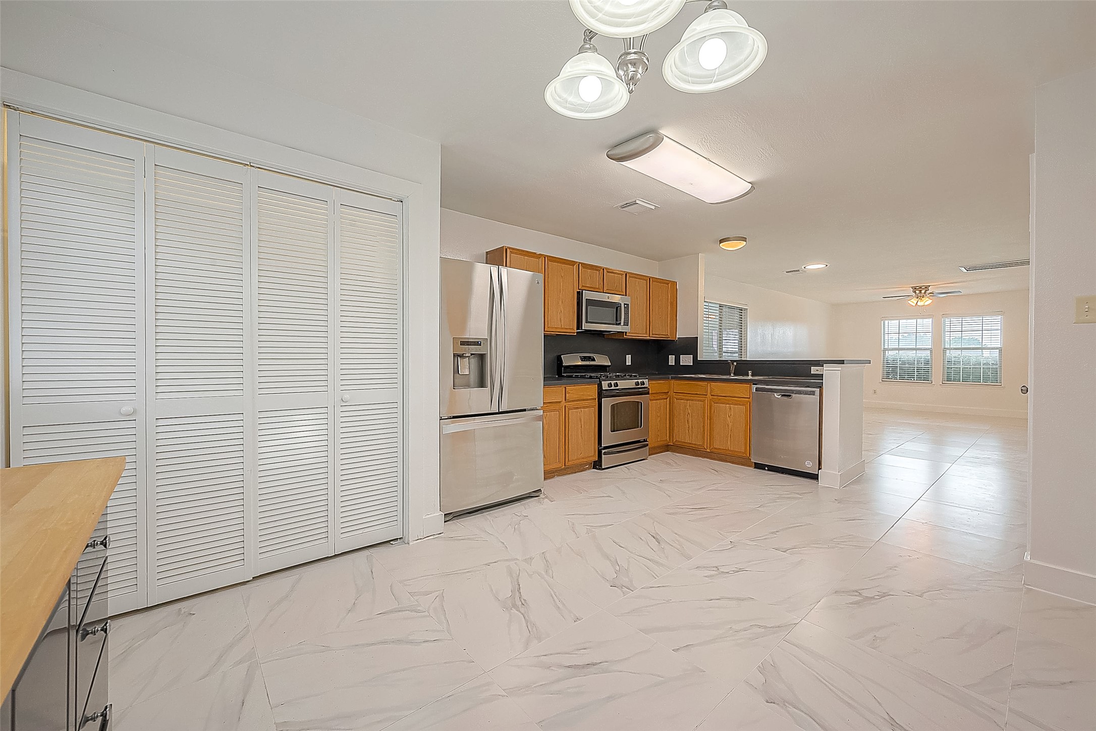 20939 Young Meadows Way Property Photo 11