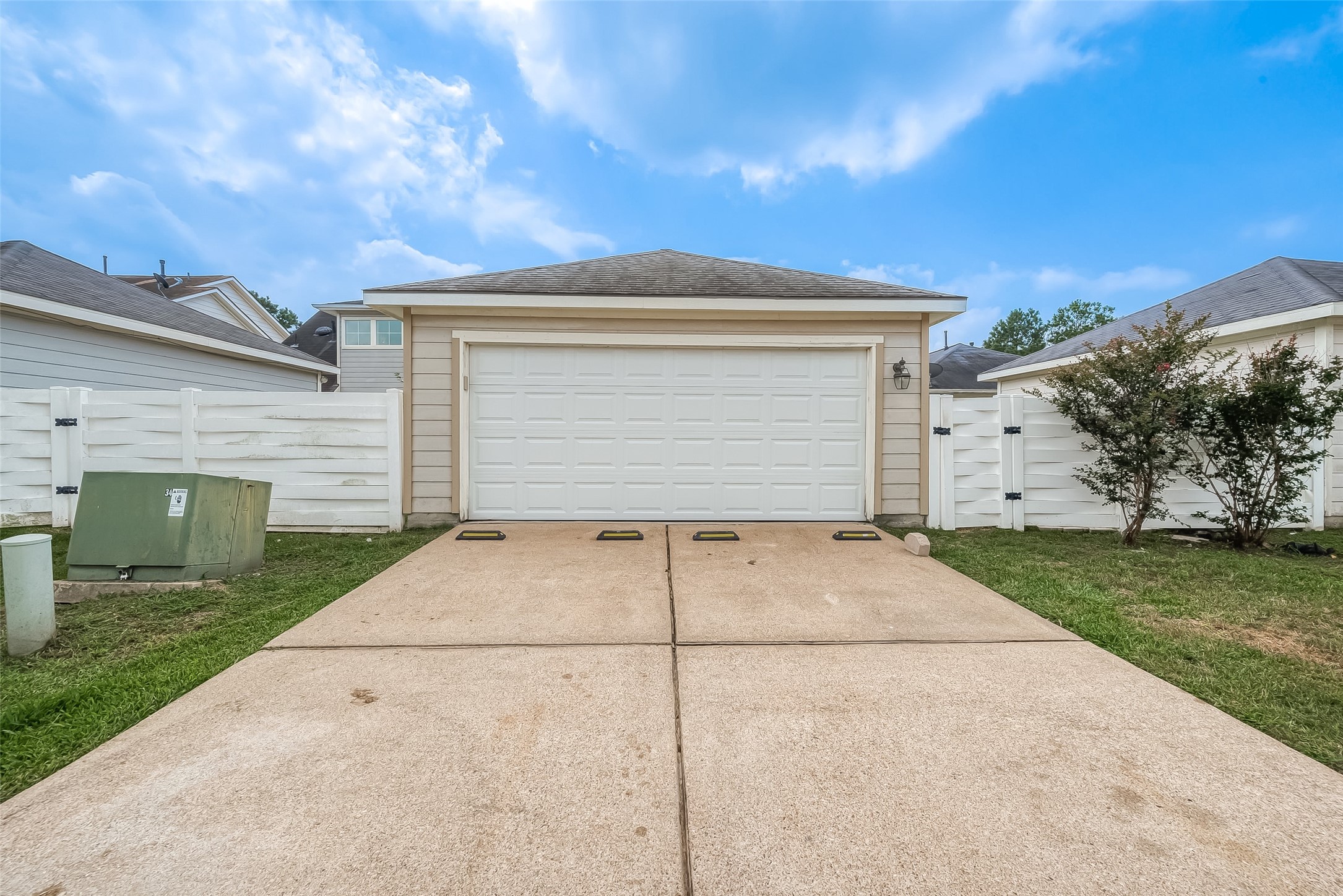 20939 Young Meadows Way Property Photo 28