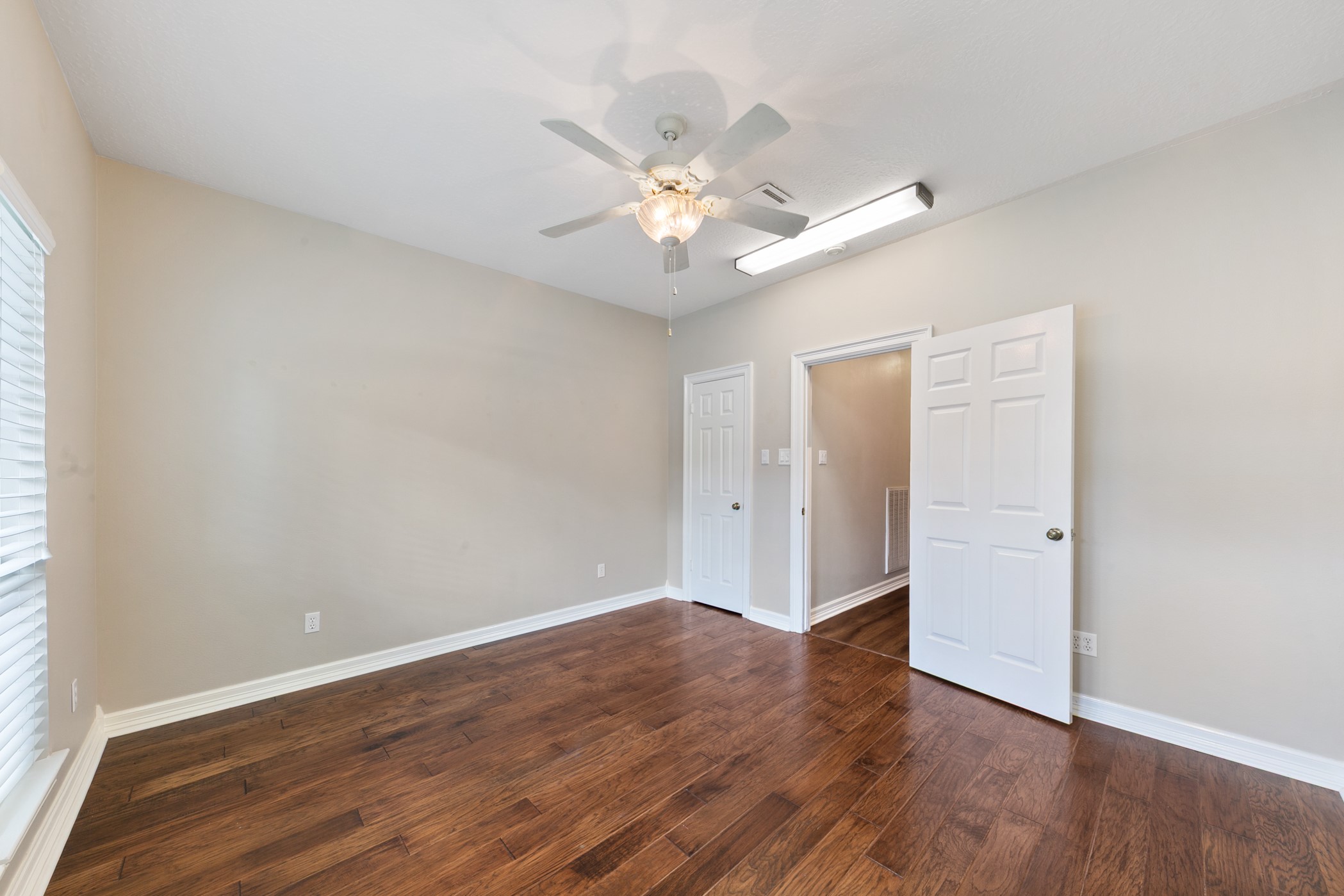 15935 Parkchester Drive Property Photo 11