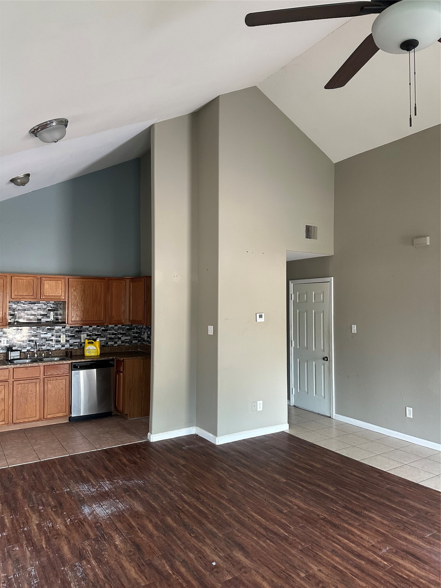 12807 Discipline Avenue Property Photo 2