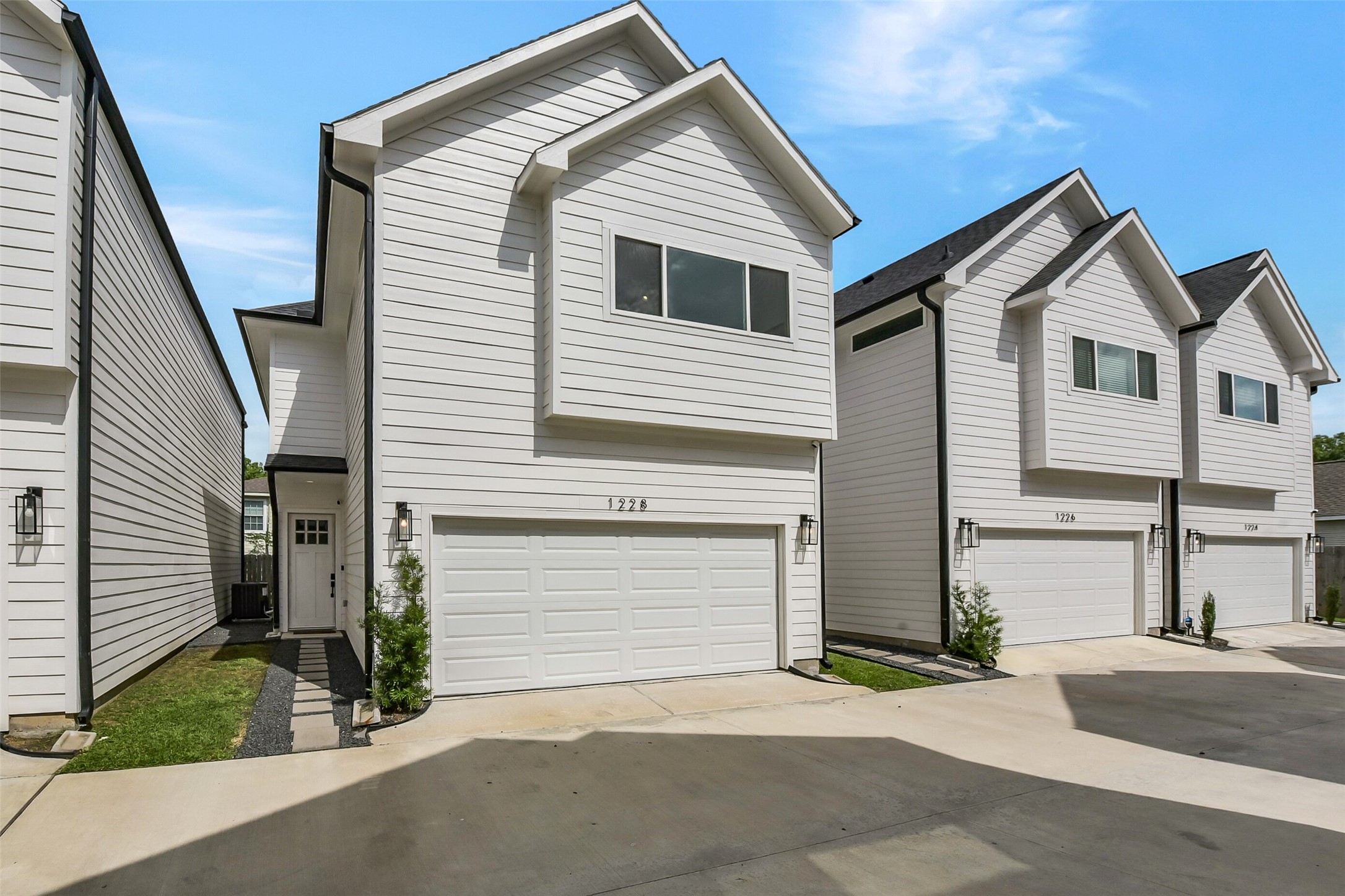 1228 Mcneil Street Property Photo 5
