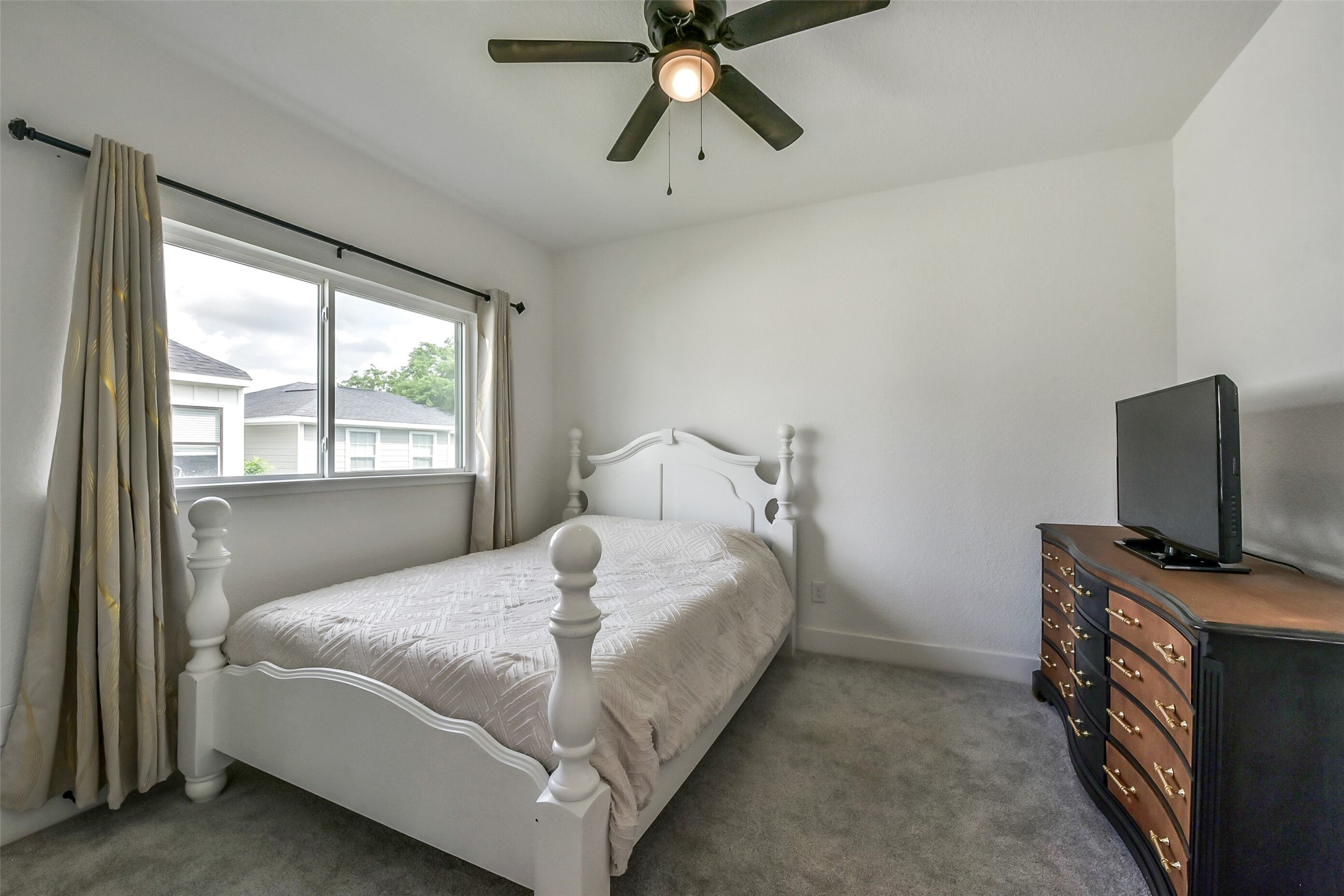 1228 Mcneil Street Property Photo 13