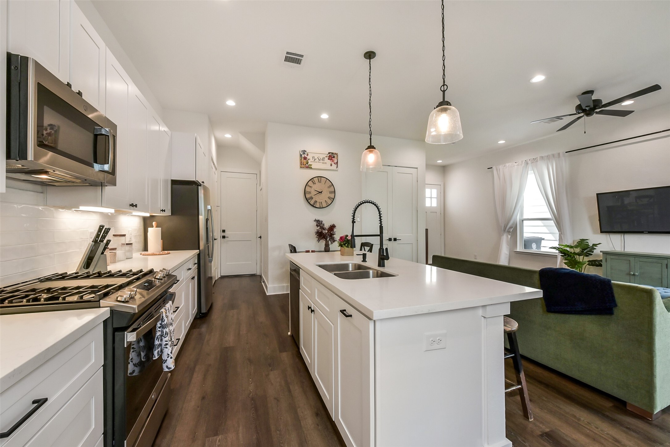 1228 Mcneil Street Property Photo 14