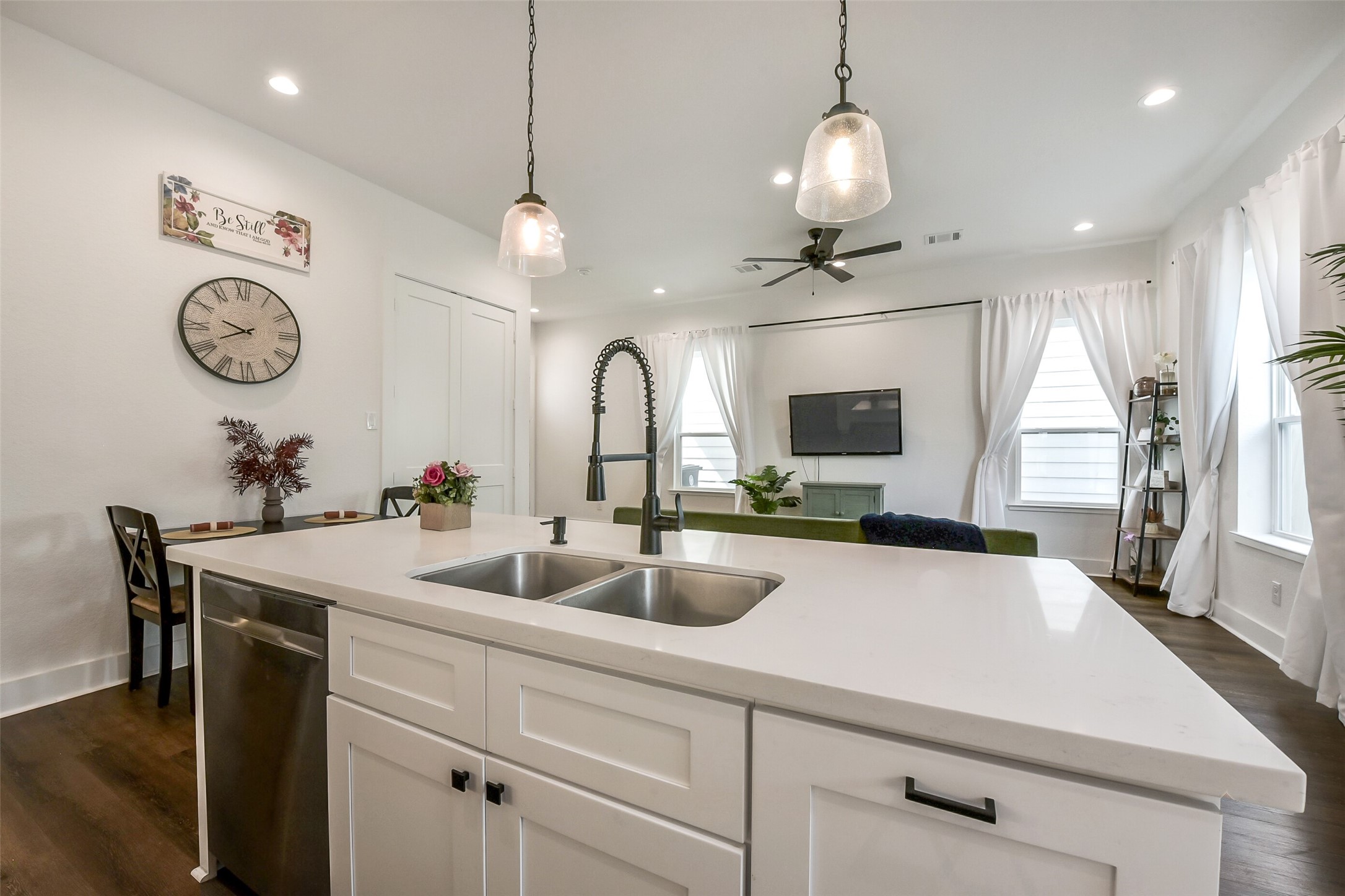 1228 Mcneil Street Property Photo 18