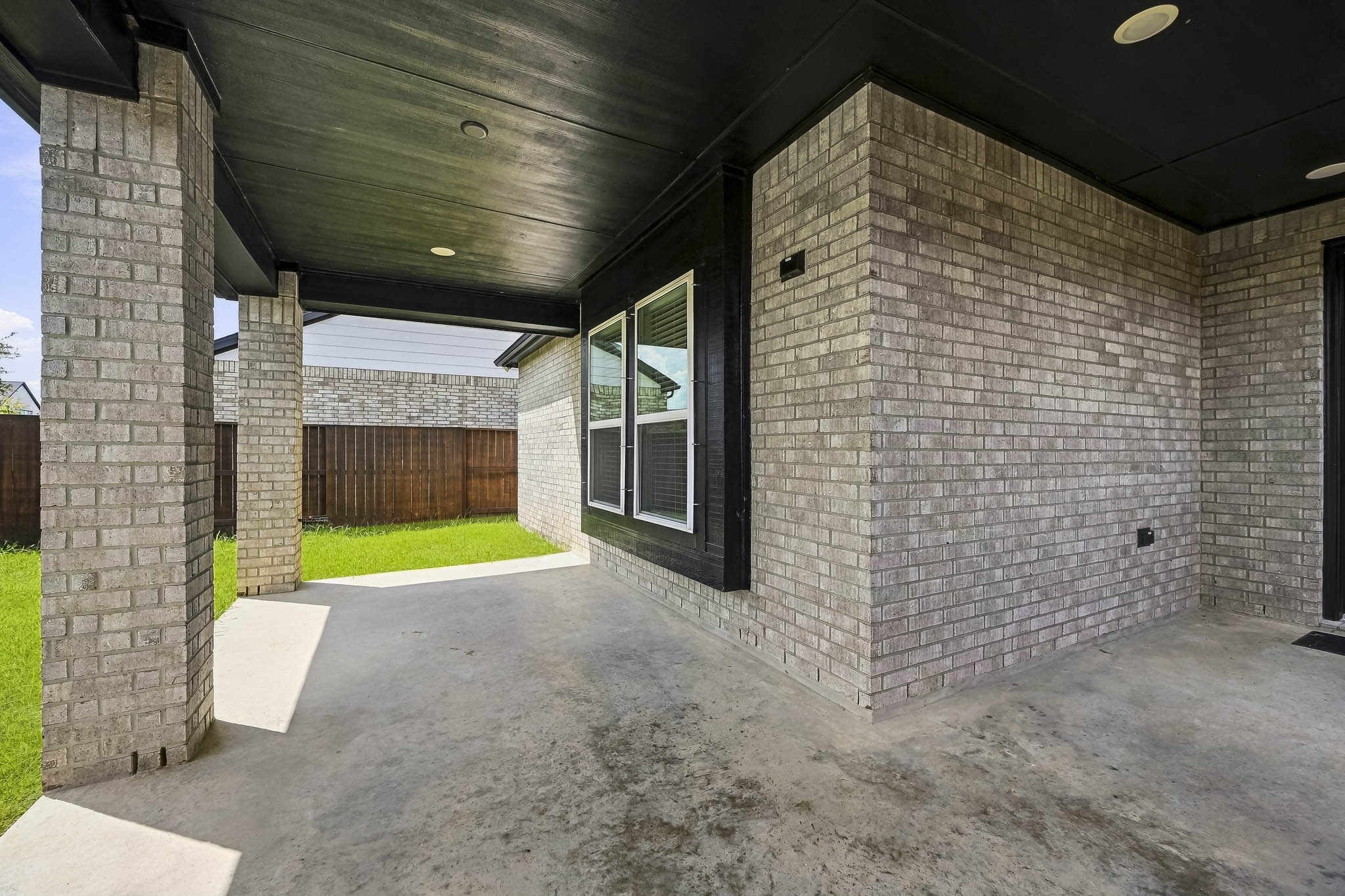 10227 Van Gogh Court Property Photo 2