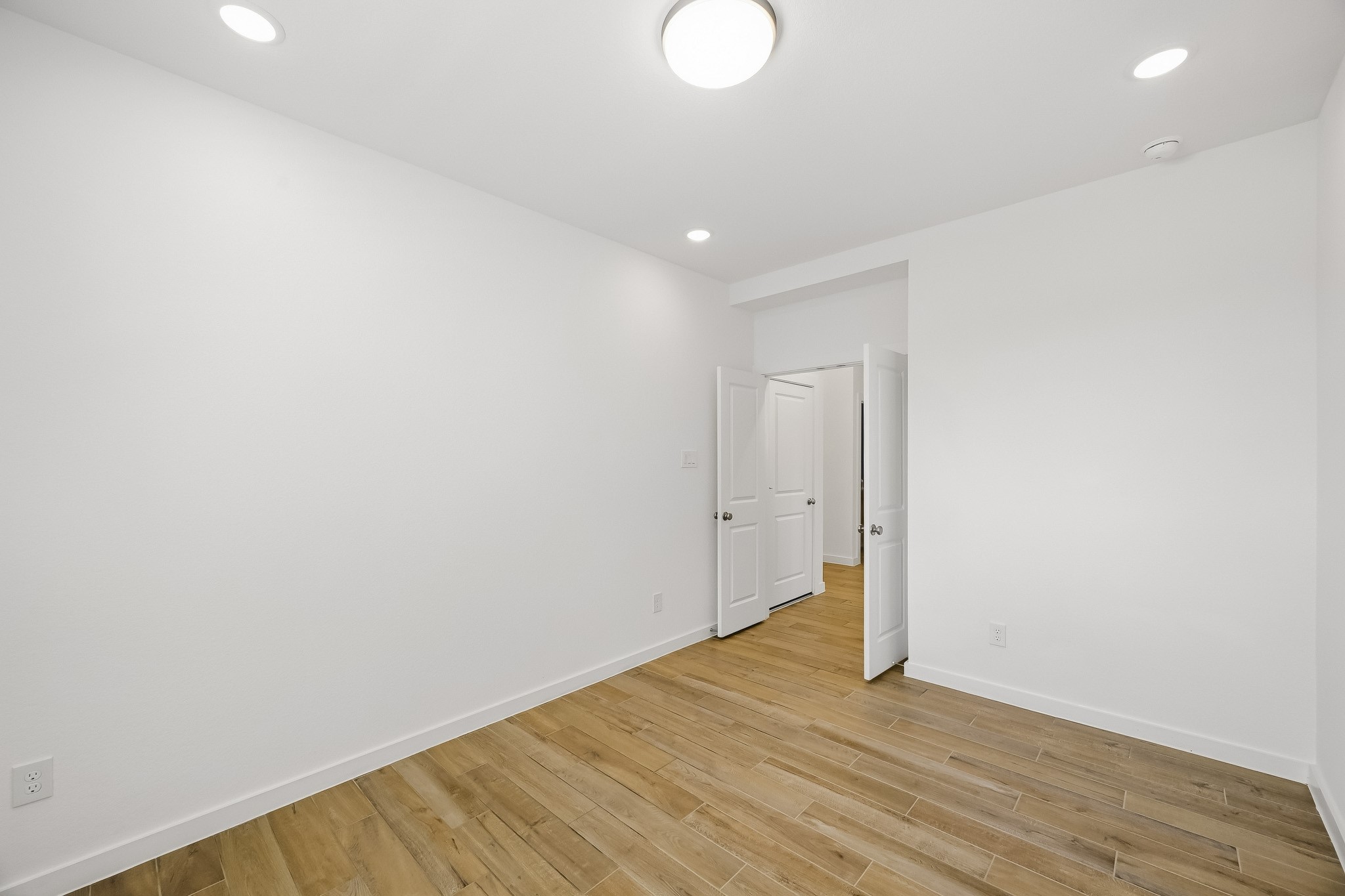 10227 Van Gogh Court Property Photo 13