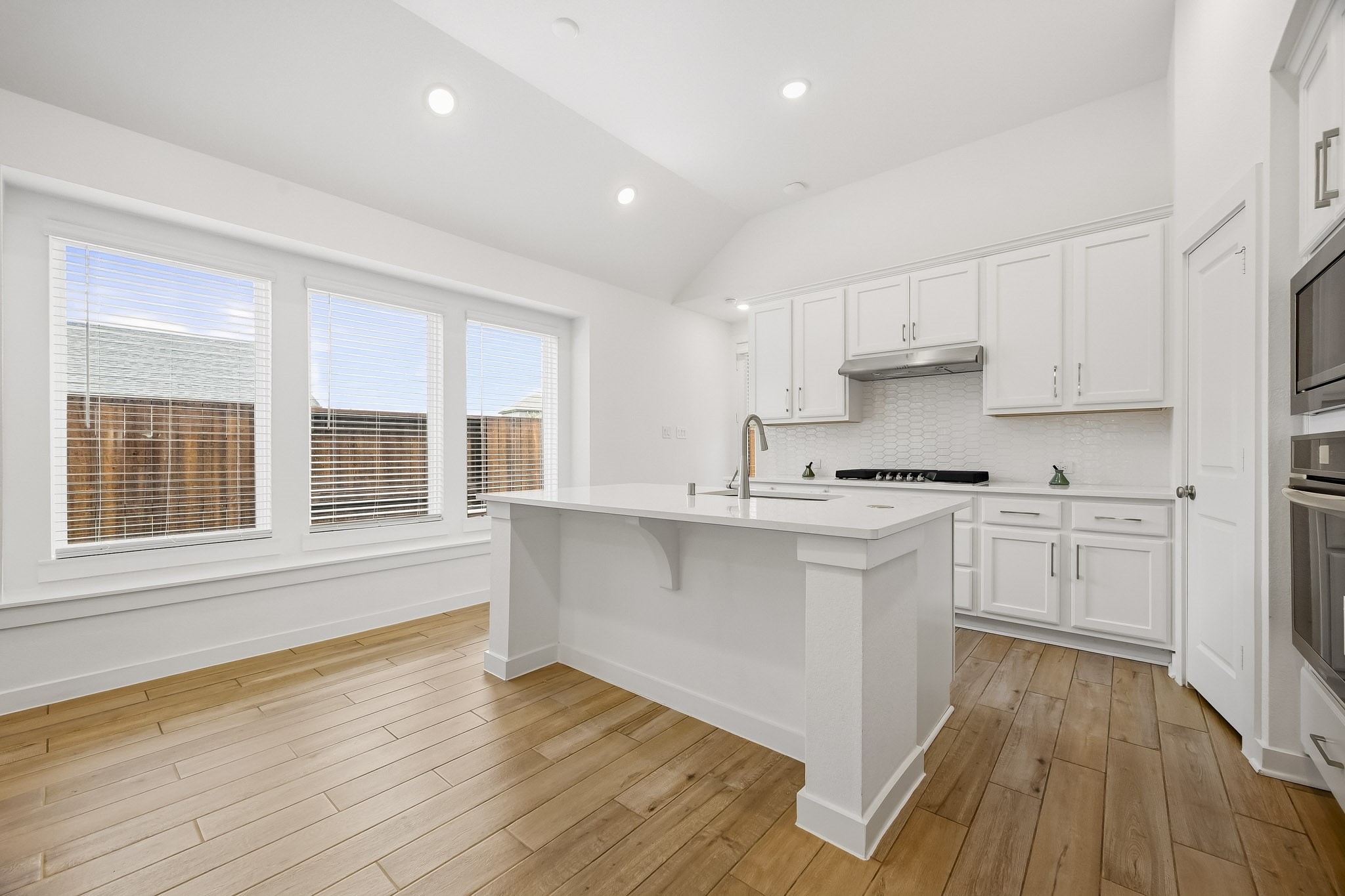10227 Van Gogh Court Property Photo 18