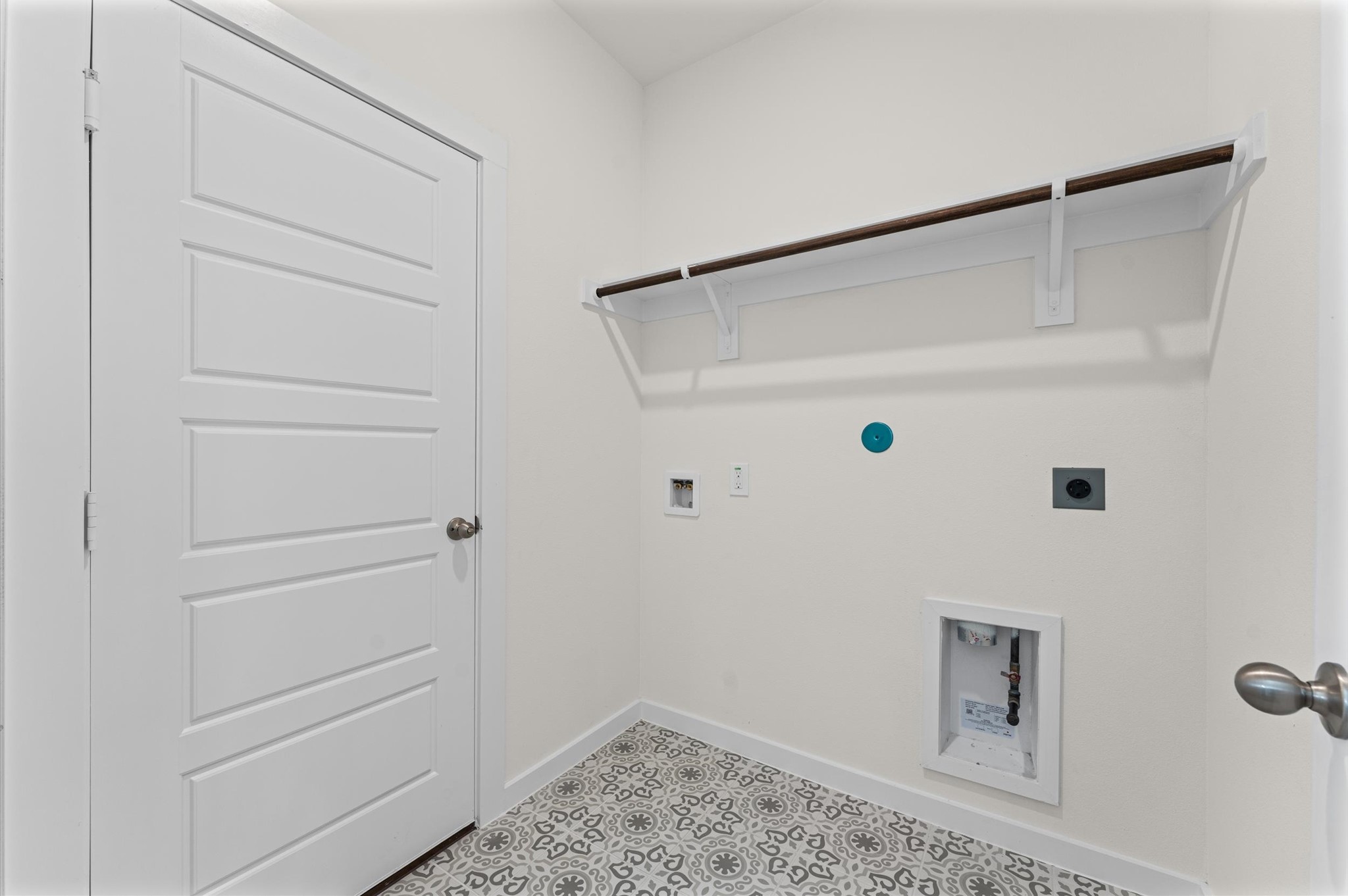 8322 Amethyst Valley Lane Property Photo 5