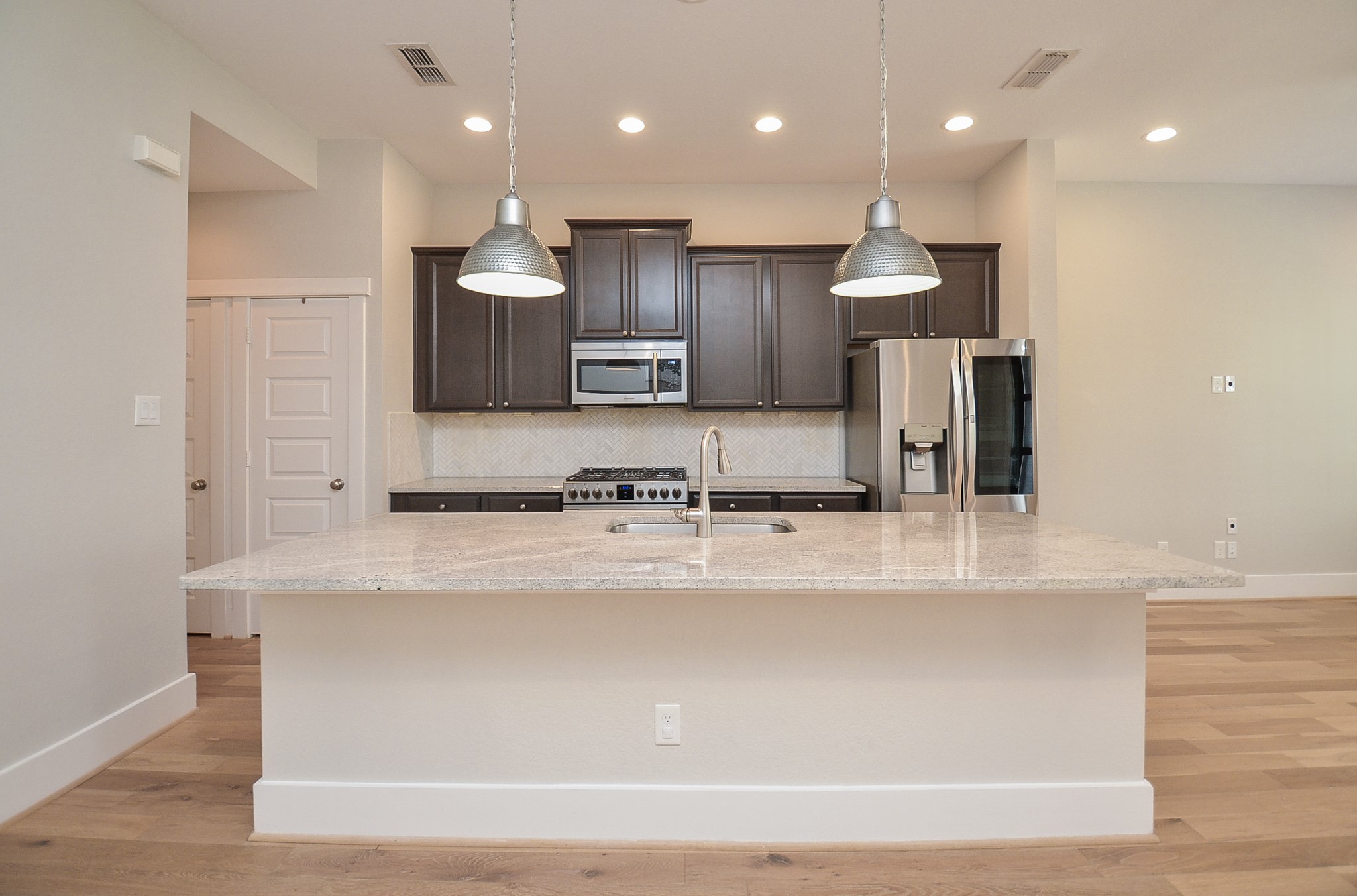 12551 Malachite Way Property Photo 9