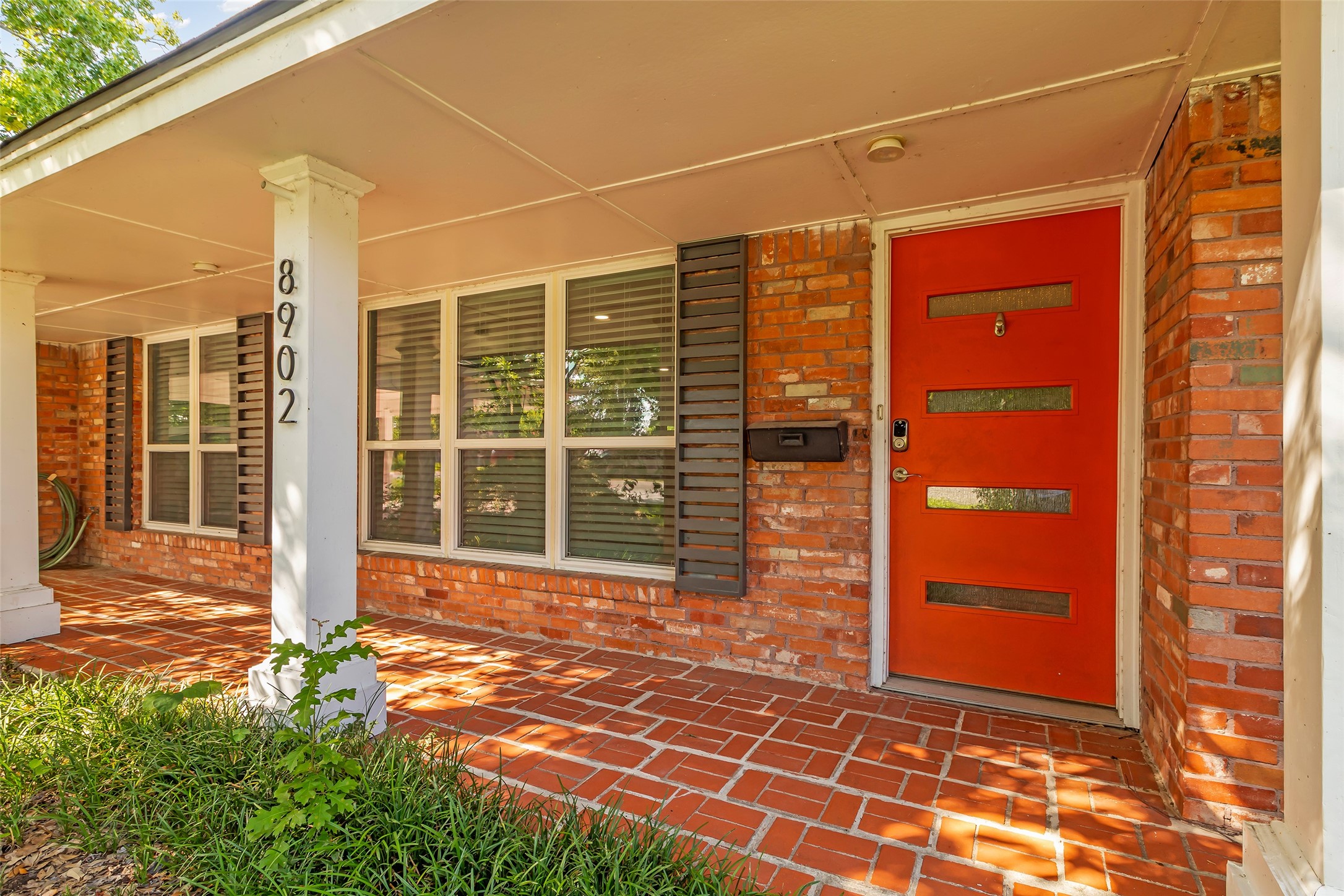 8902 Theysen Drive Property Photo 4