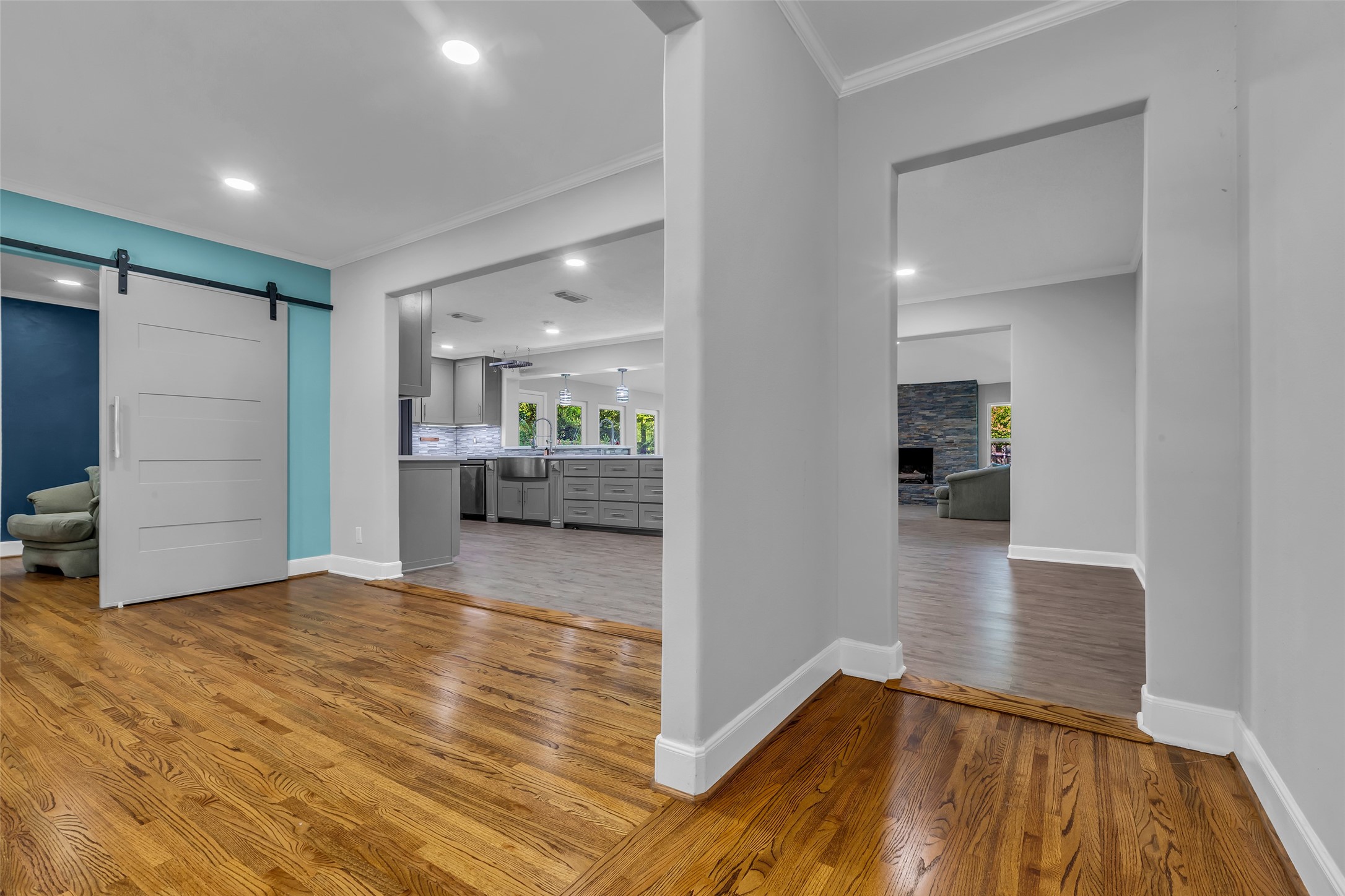 8902 Theysen Drive Property Photo 5