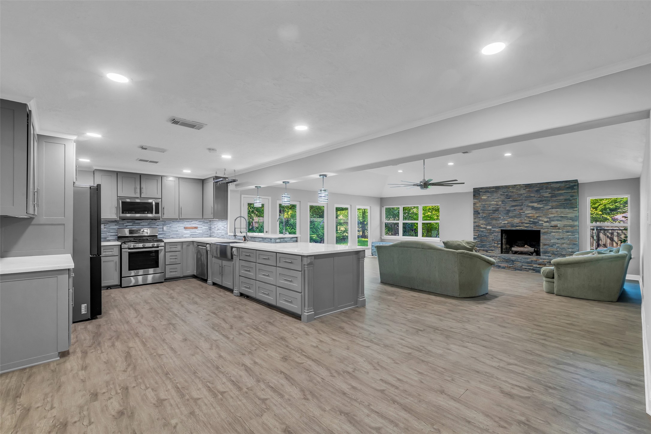 8902 Theysen Drive Property Photo 6