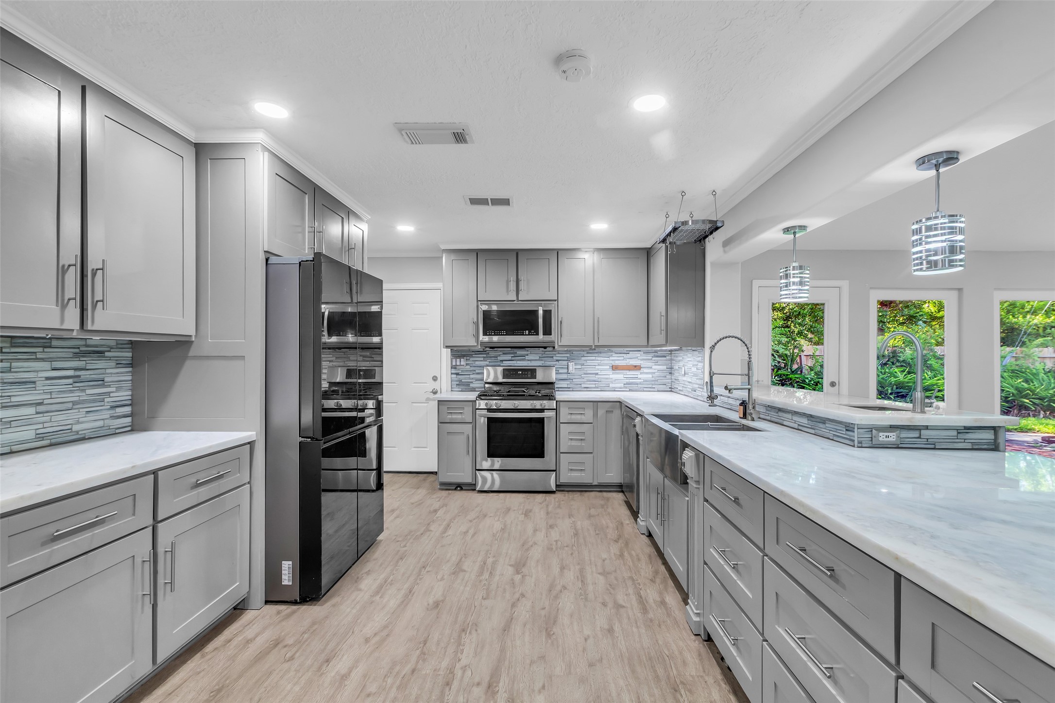 8902 Theysen Drive Property Photo 8