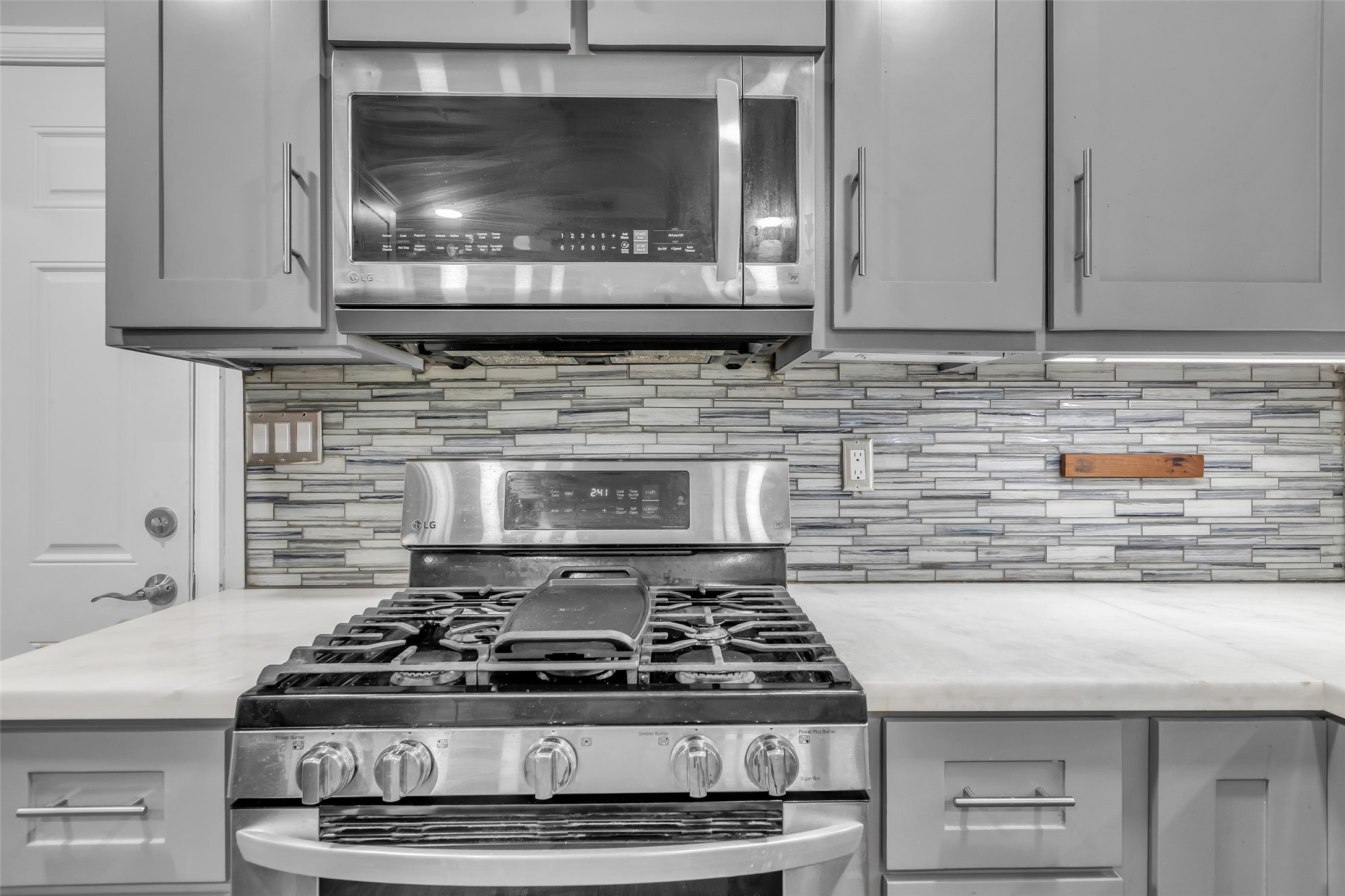 8902 Theysen Drive Property Photo 10